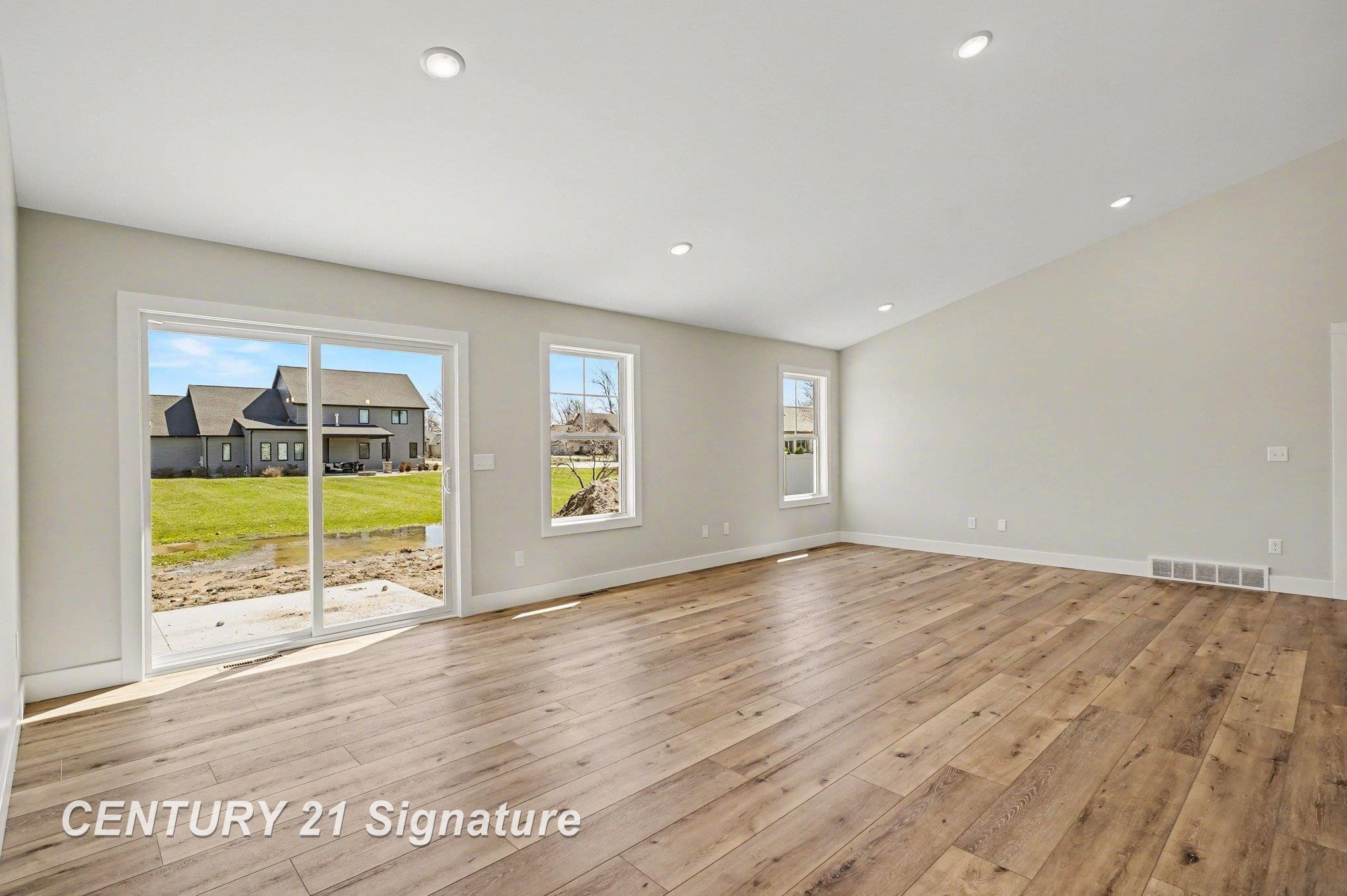 4466 E Lakecress Drive, Saginaw, MI 48603 — Photo 13