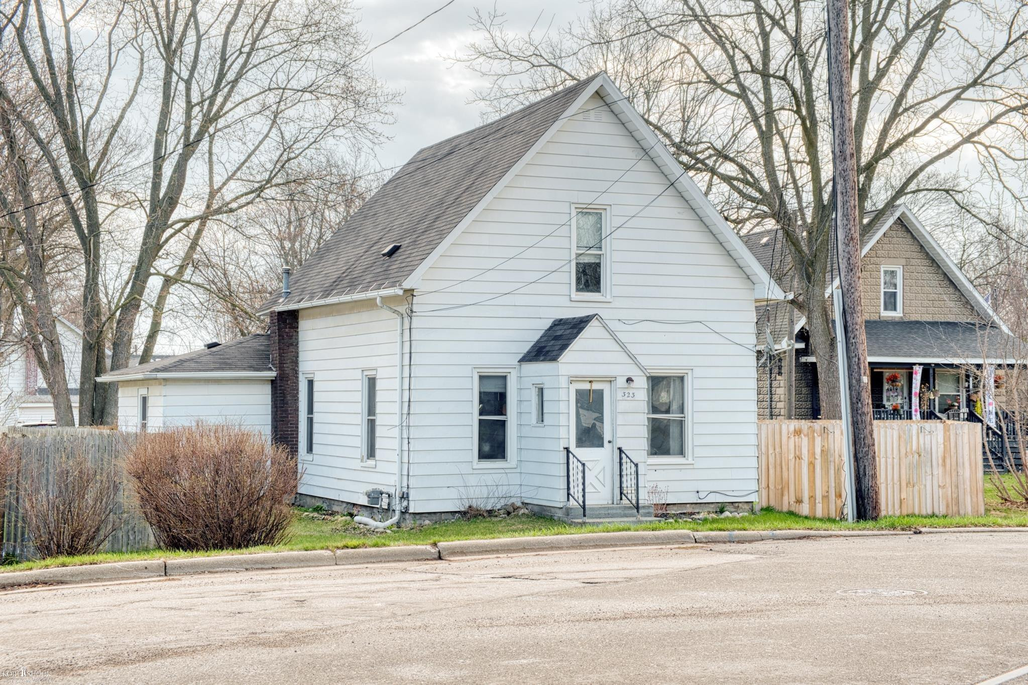 323 S Chipman Street, Owosso, MI 48867 — Photo 28