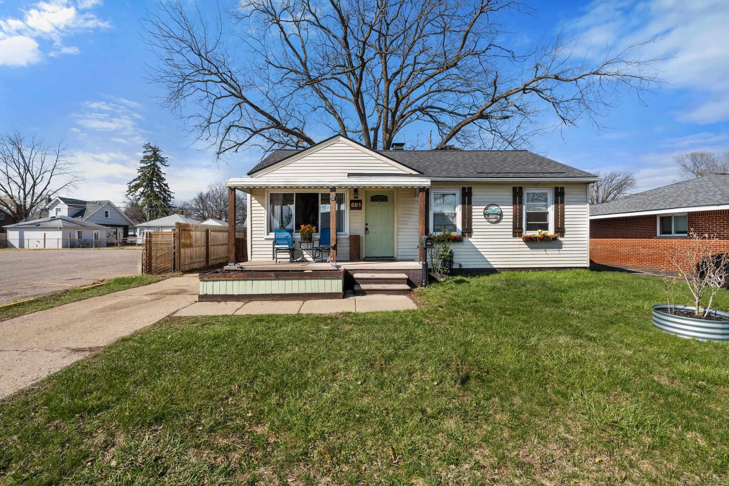 691 E Bennett Avenue, Ferndale, MI 48220 — Photo 2