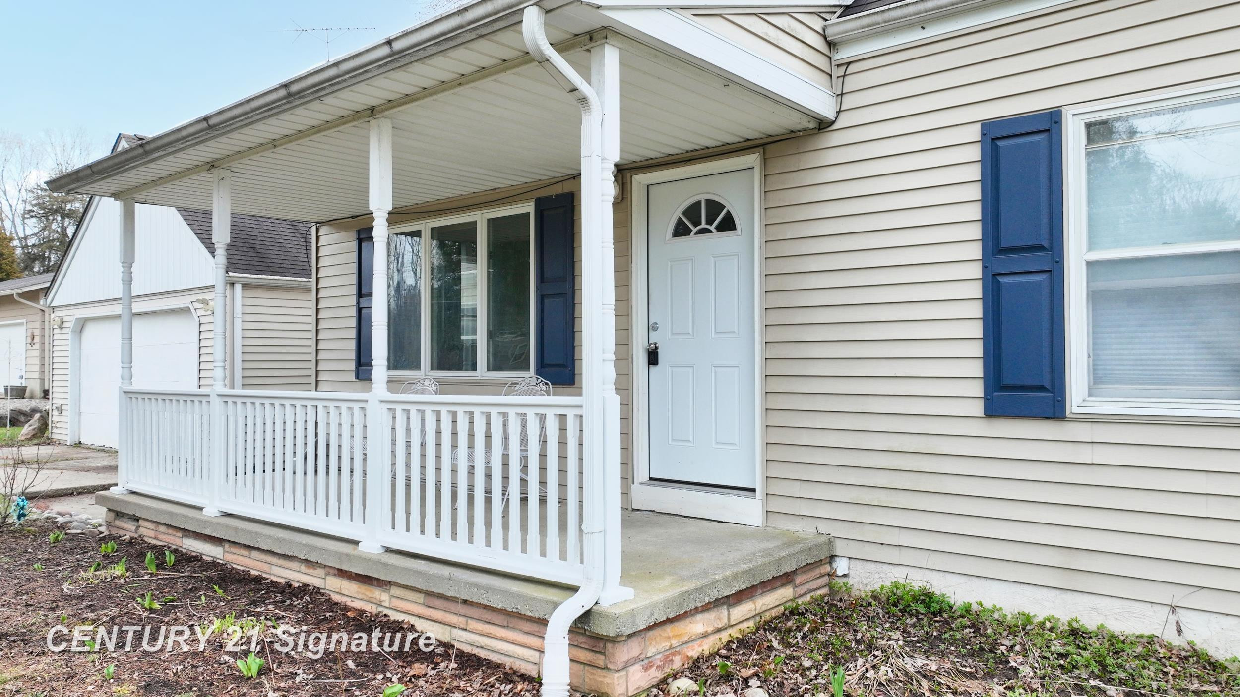 535 Warren Avenue, Flushing, MI 48433 — Photo 2