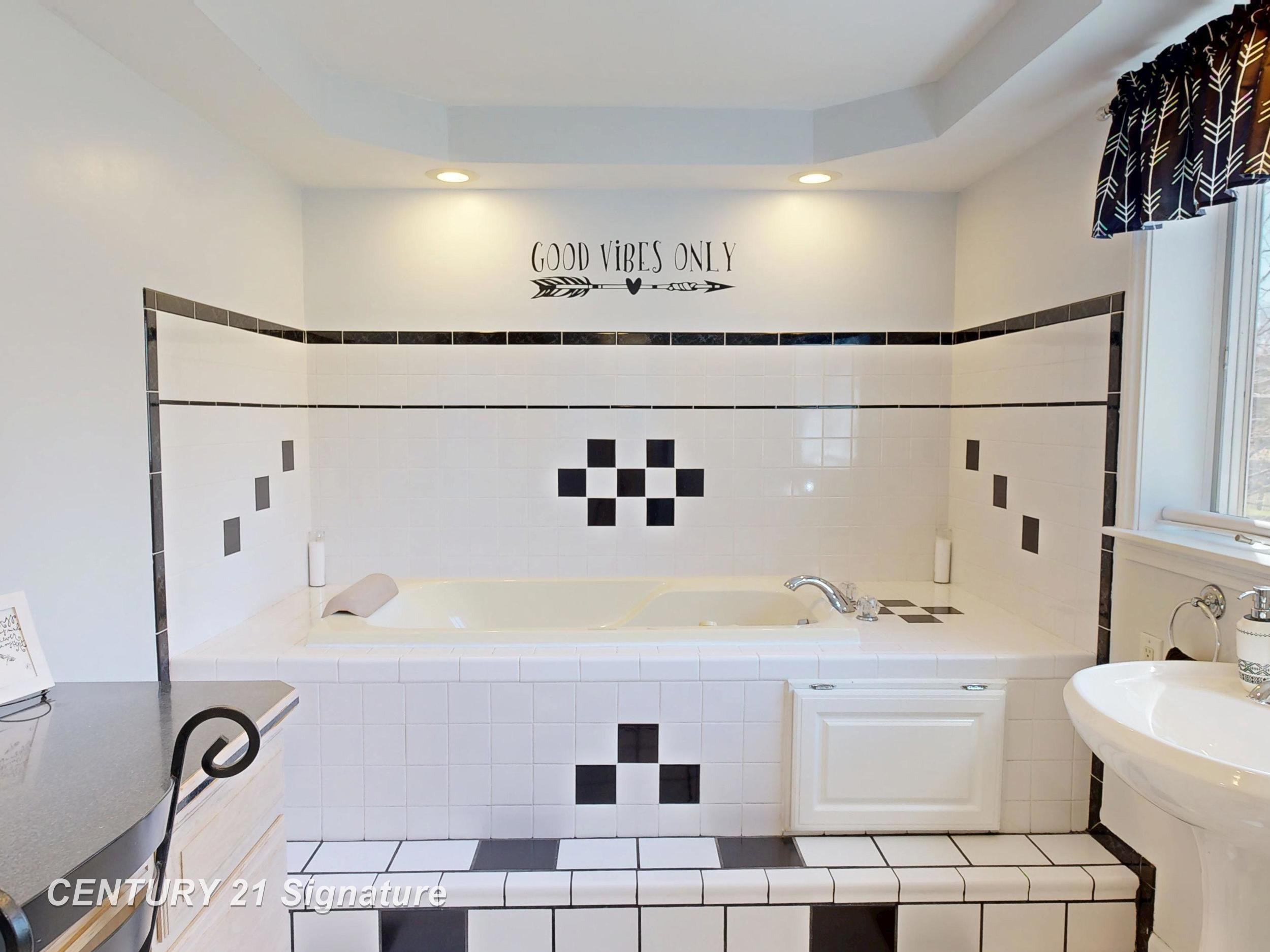 535 Warren Avenue, Flushing, MI 48433 — Photo 26