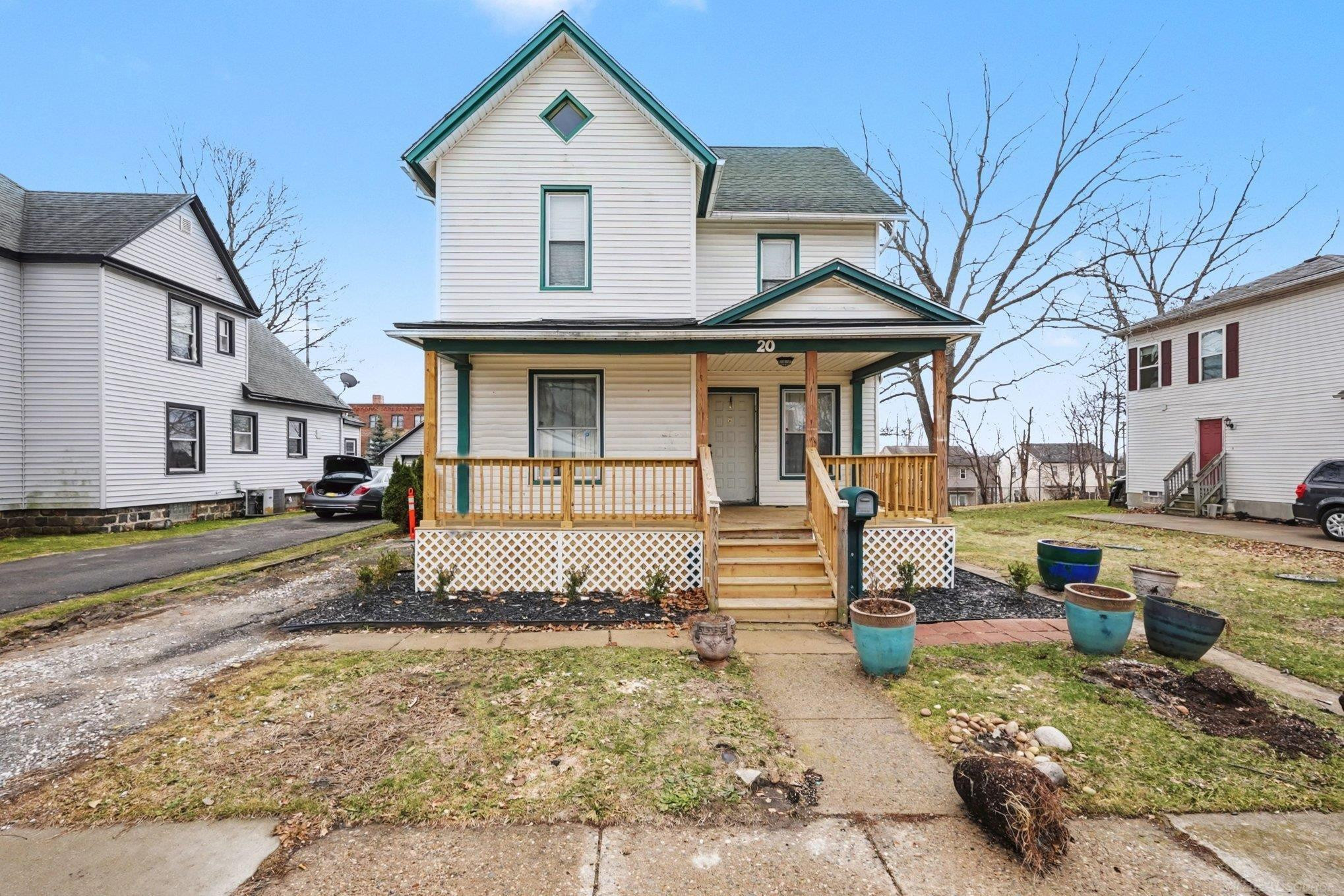 20 Park Place, Pontiac, MI 48342 — front exterior