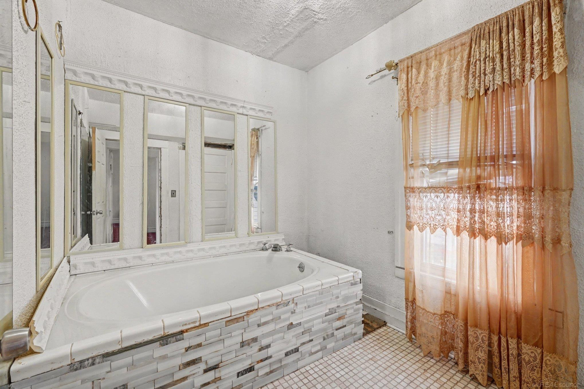 20 Park Place, Pontiac, MI 48342 — Photo 16