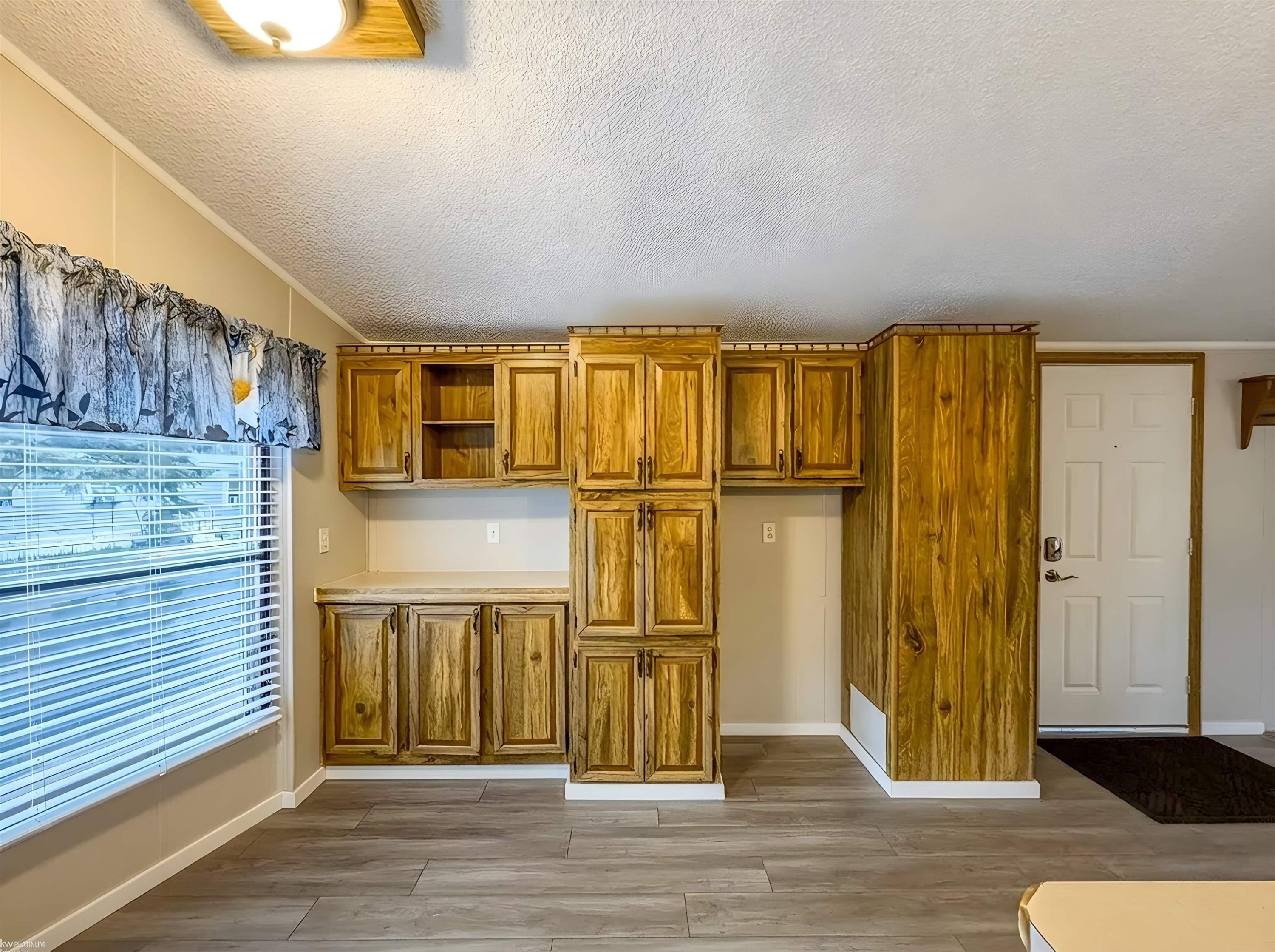 48565 Pineview Drive, Shelby Twp, MI 48317 — Photo 6