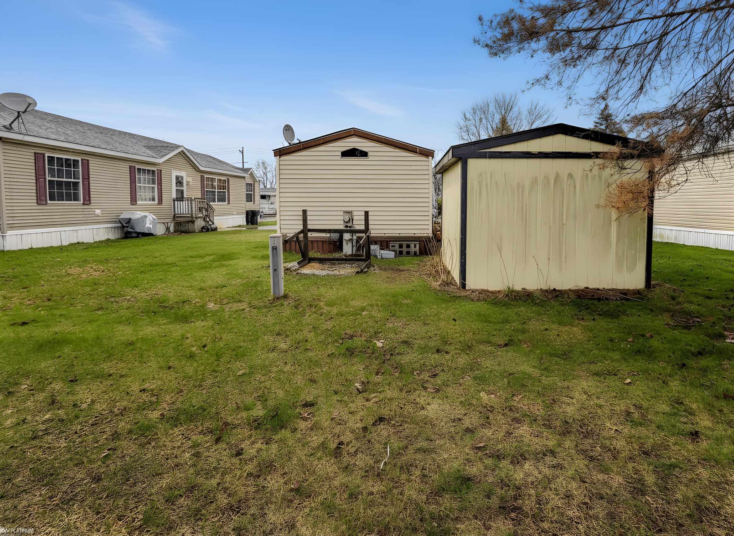 48565 Pineview Drive, Shelby Twp, MI 48317 — Photo 19