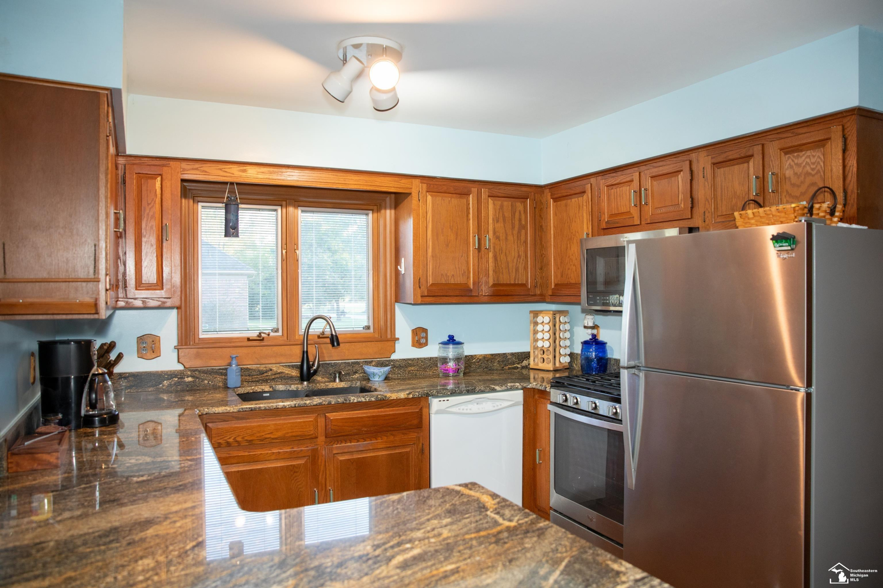 24576 Arsenal Road, MI 48134 — Photo 6