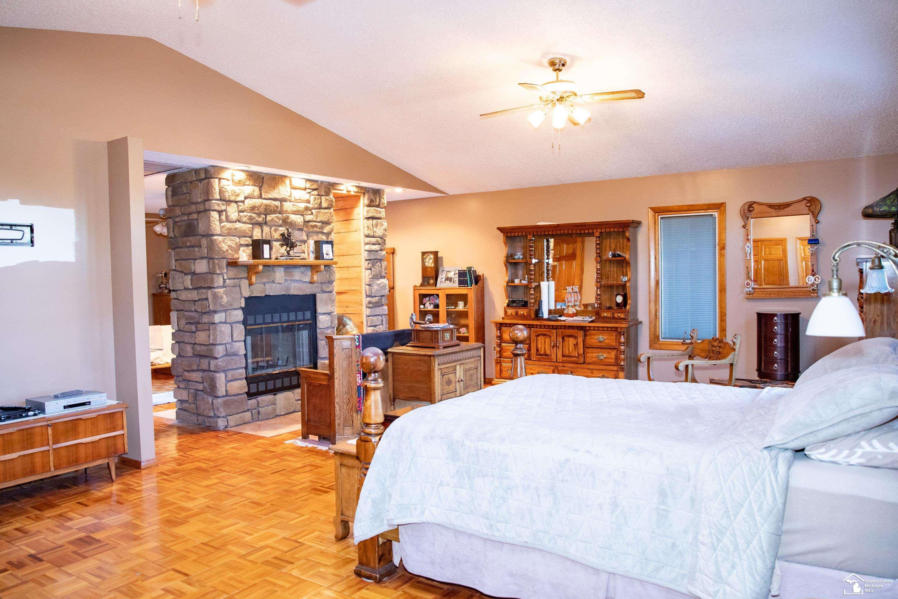 24576 Arsenal Road, MI 48134 — Photo 25