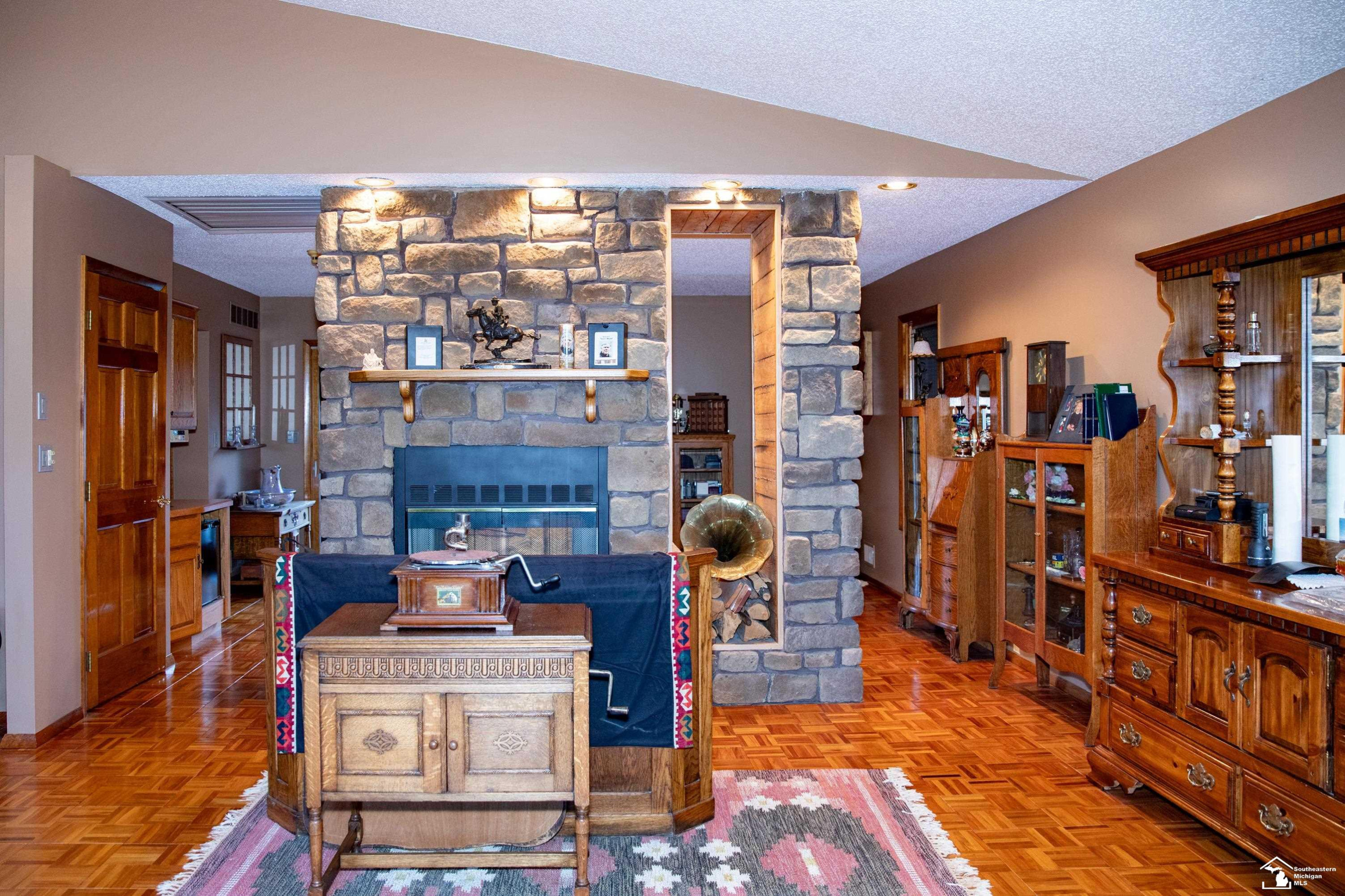 24576 Arsenal Road, MI 48134 — Photo 29