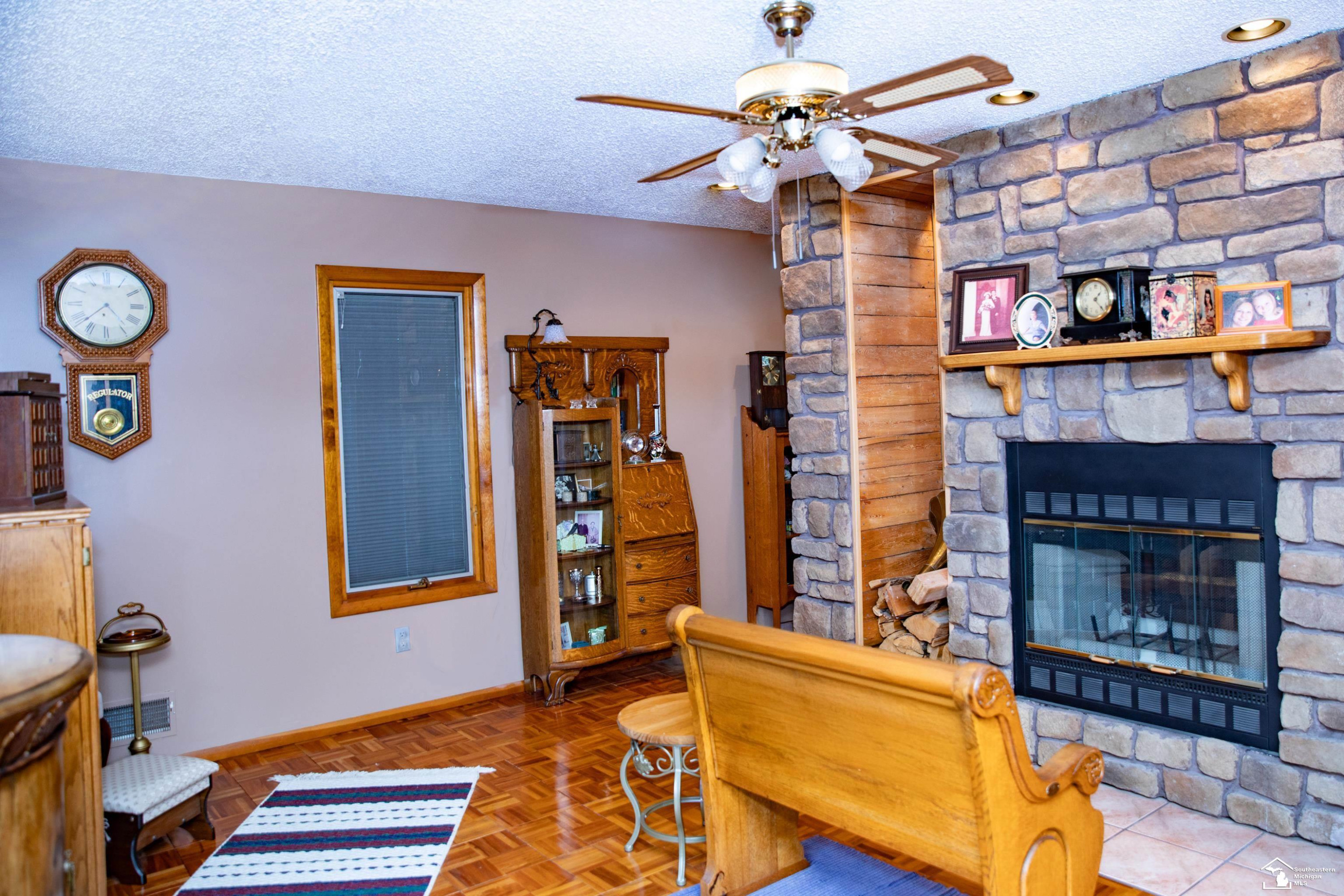 24576 Arsenal Road, MI 48134 — Photo 32
