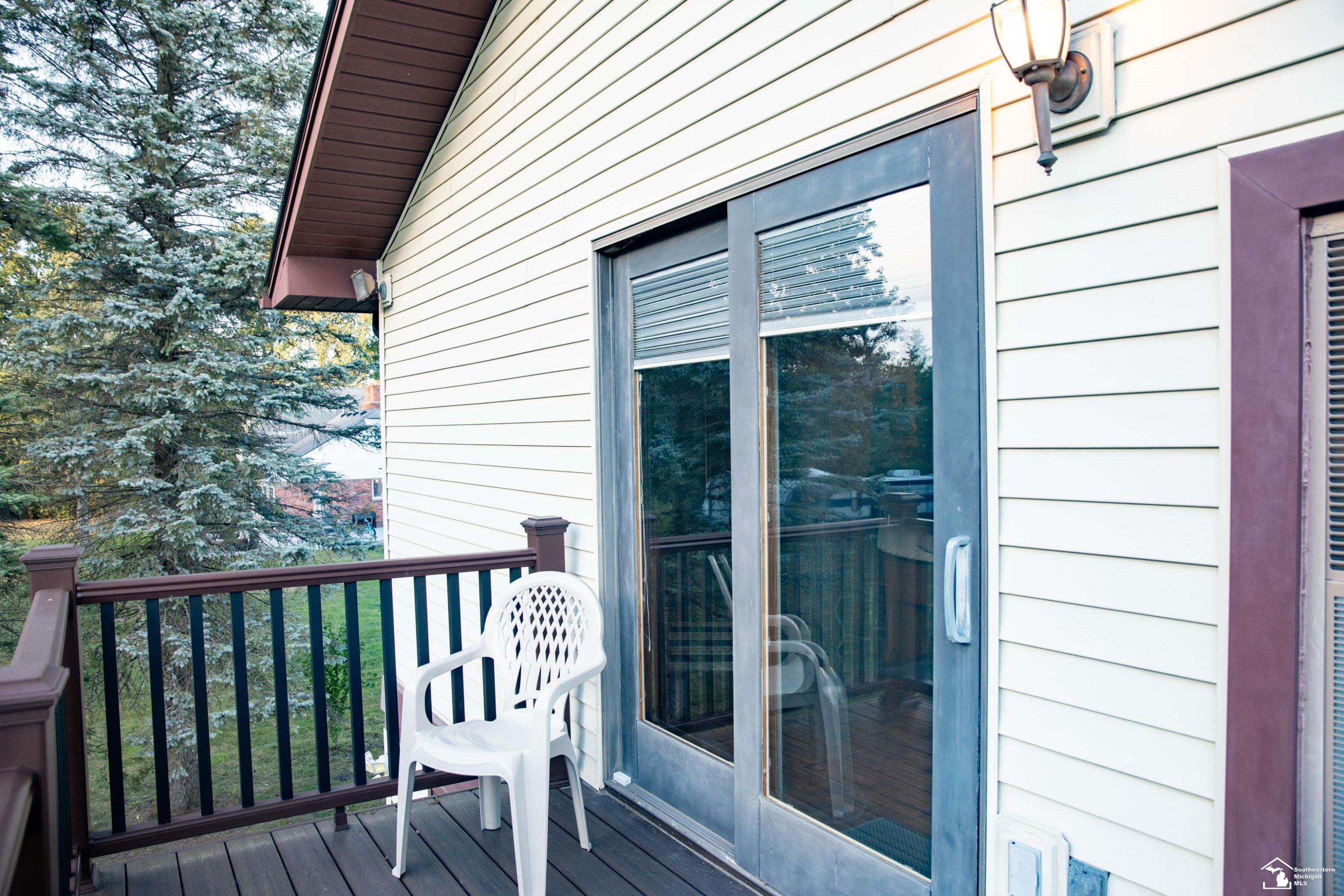 24576 Arsenal Road, MI 48134 — Photo 40