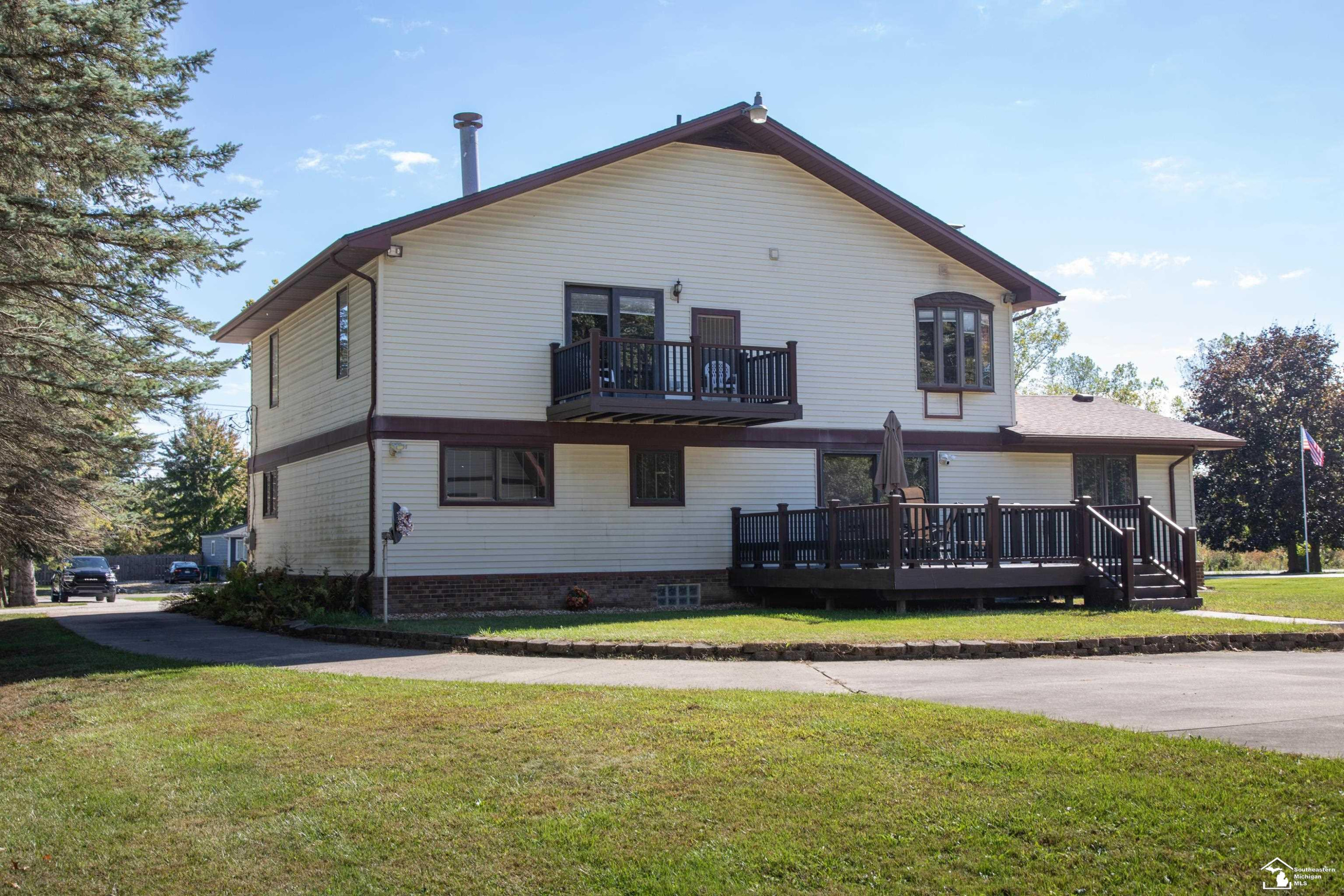 24576 Arsenal Road, MI 48134 — Photo 51