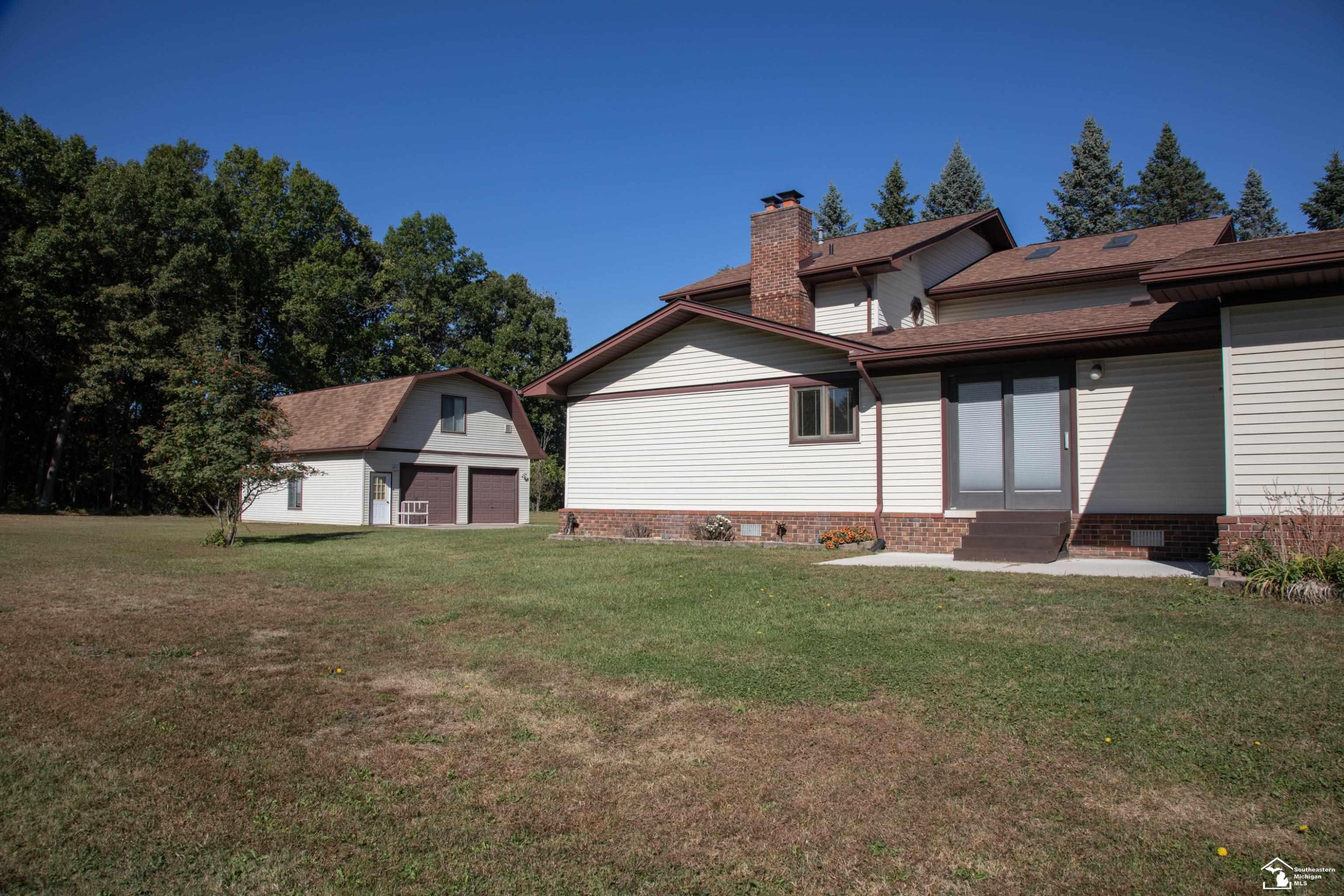 24576 Arsenal Road, MI 48134 — Photo 52