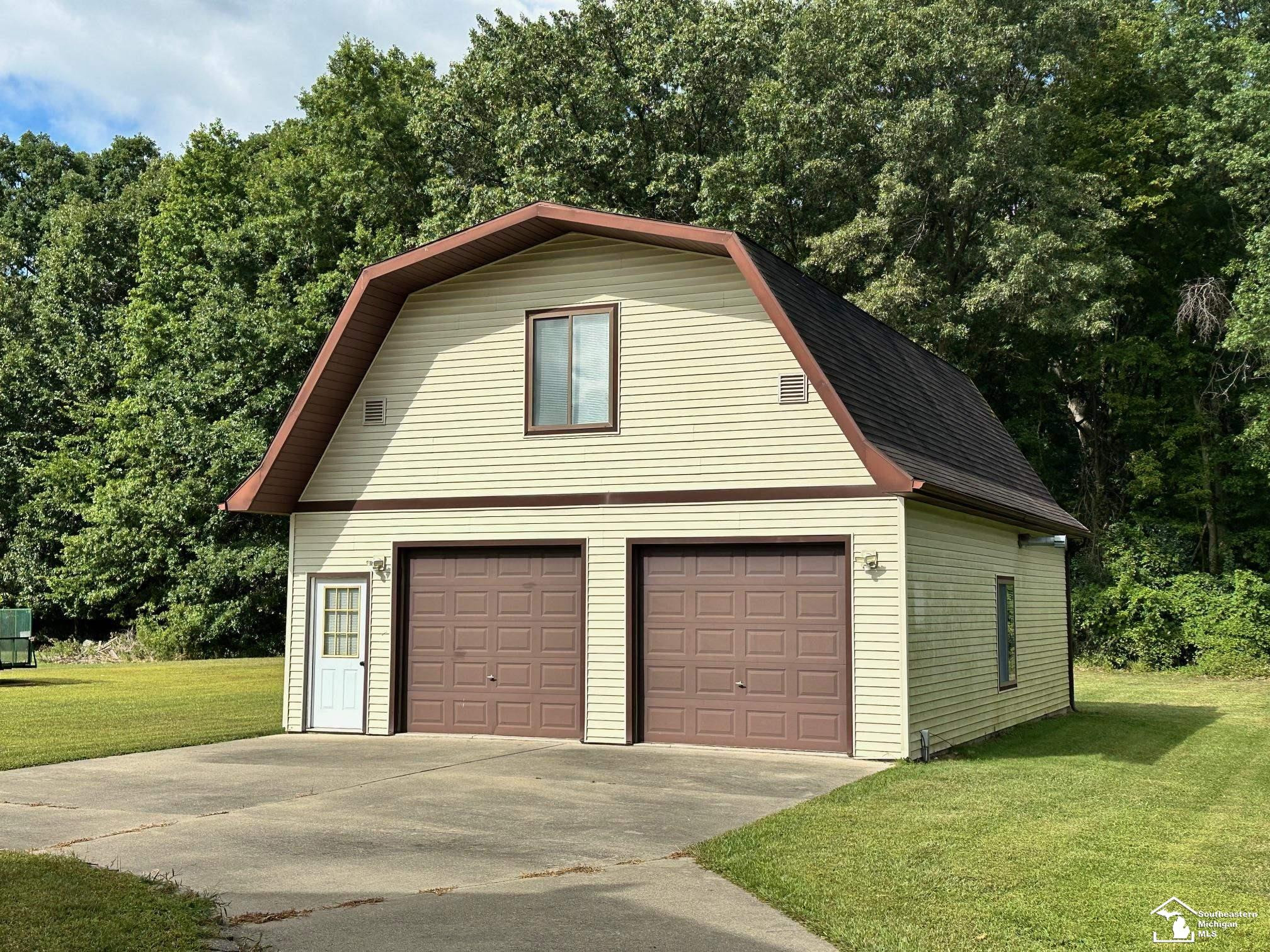 24576 Arsenal Road, MI 48134 — Photo 54