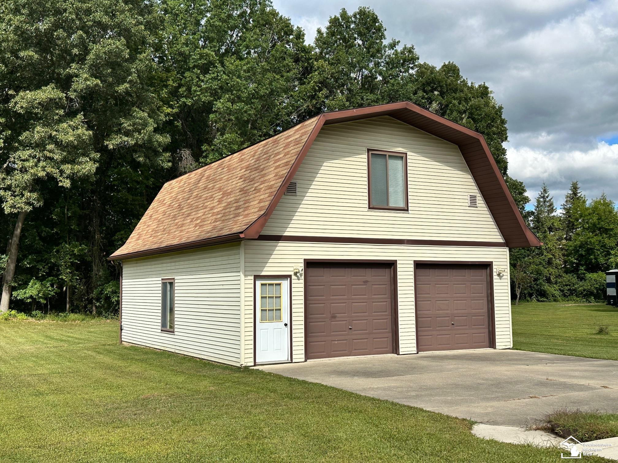 24576 Arsenal Road, MI 48134 — Photo 55