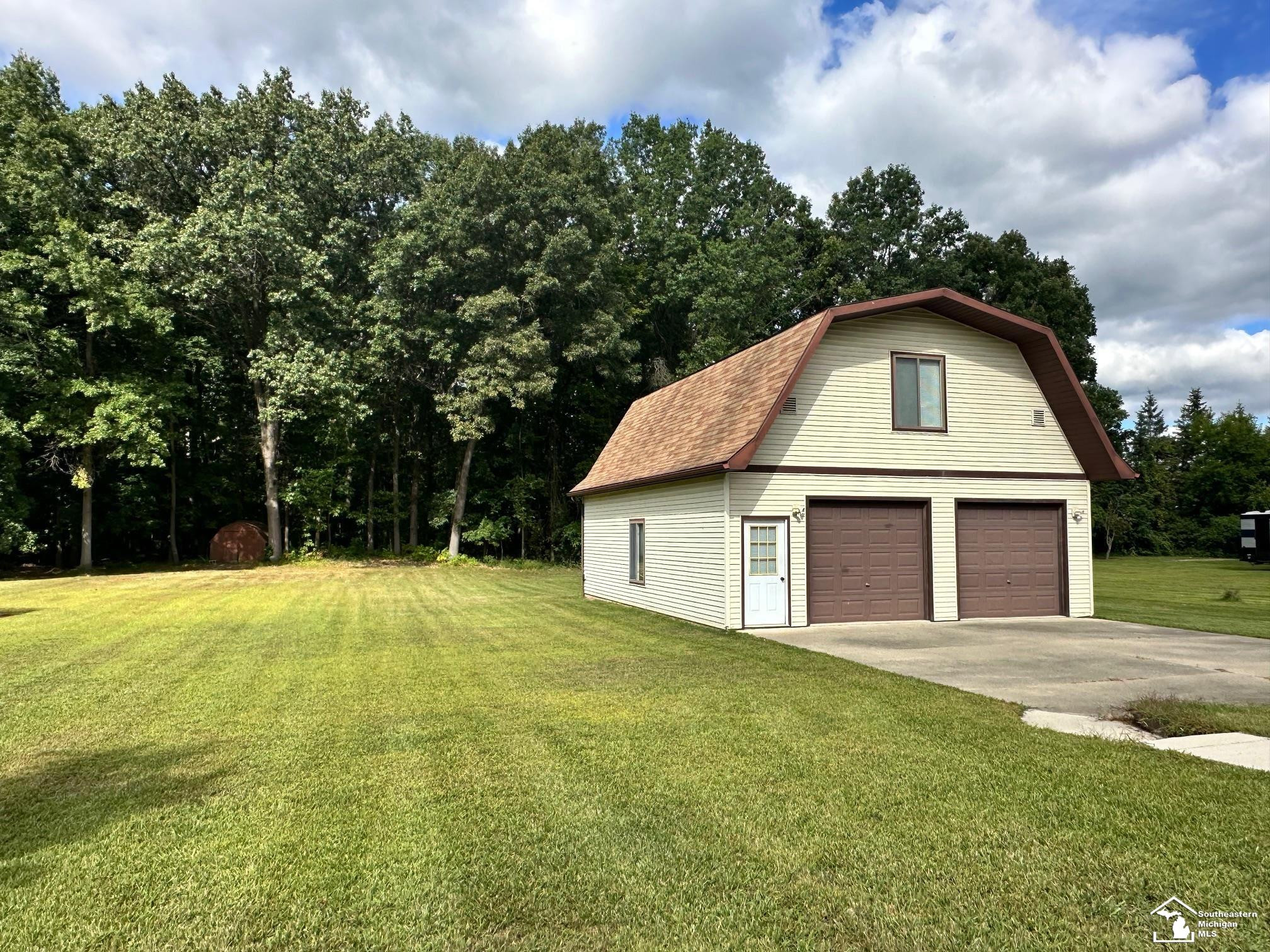 24576 Arsenal Road, MI 48134 — Photo 56