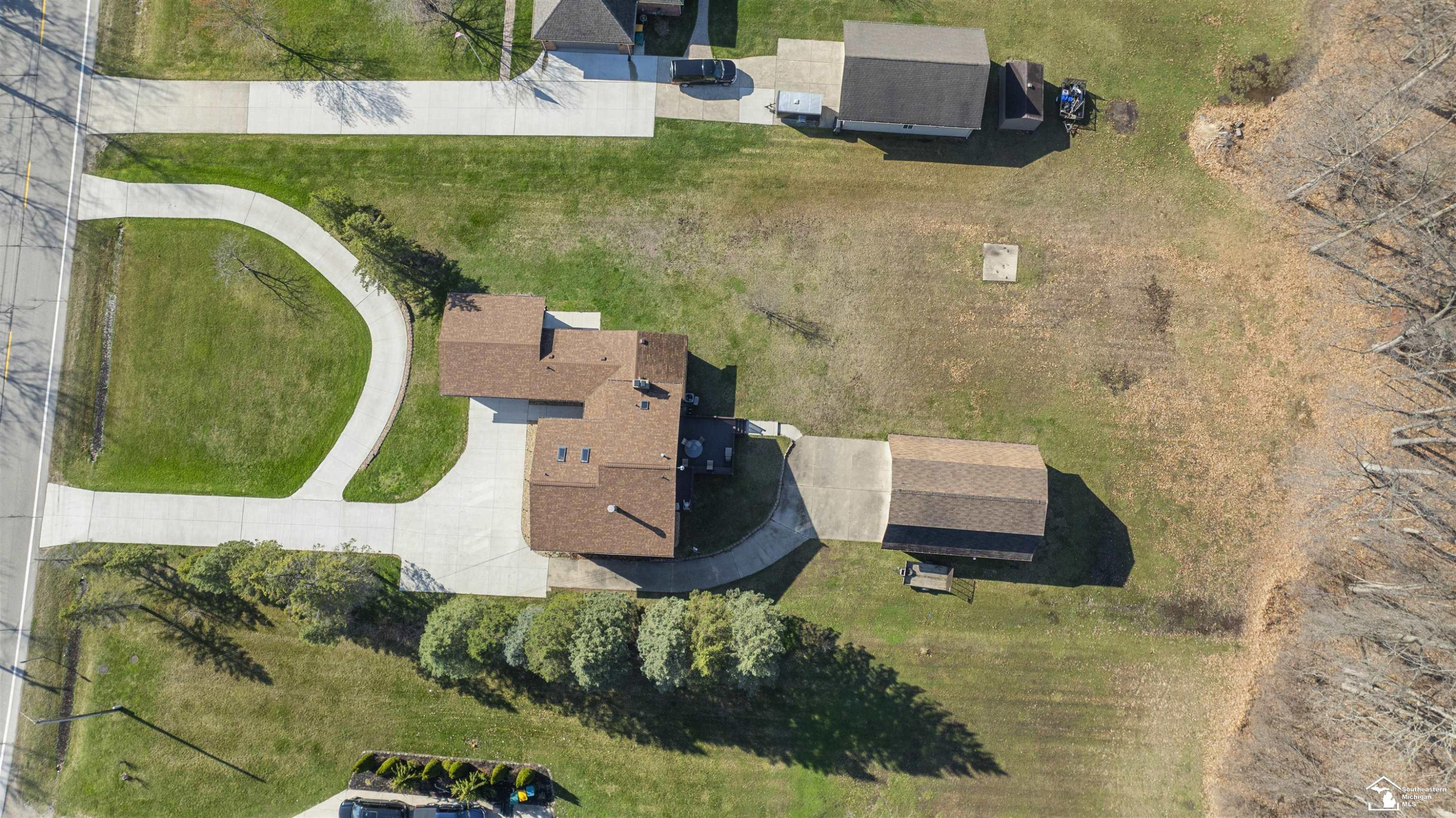 24576 Arsenal Road, MI 48134 — Photo 76