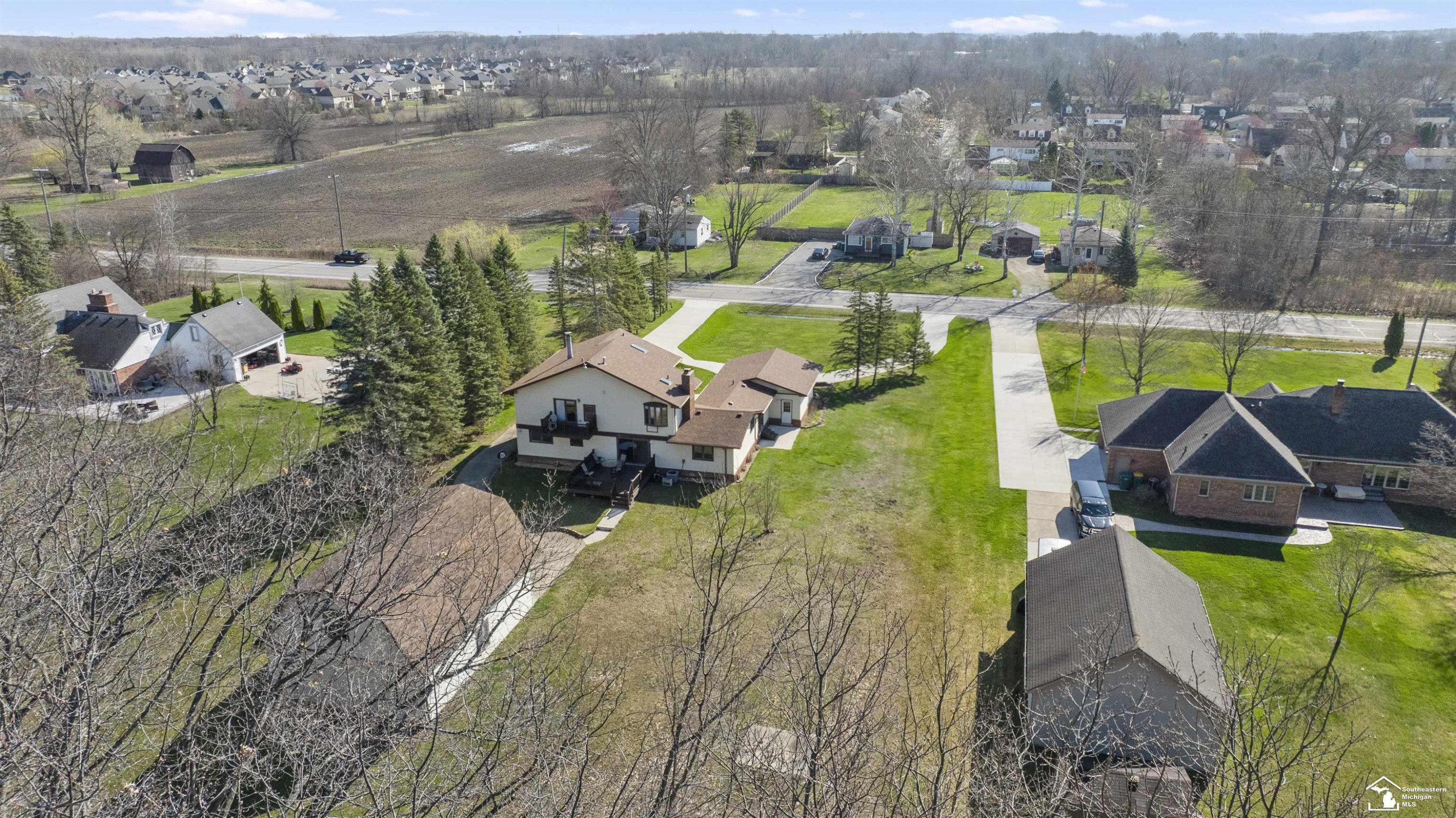 24576 Arsenal Road, MI 48134 — Photo 81