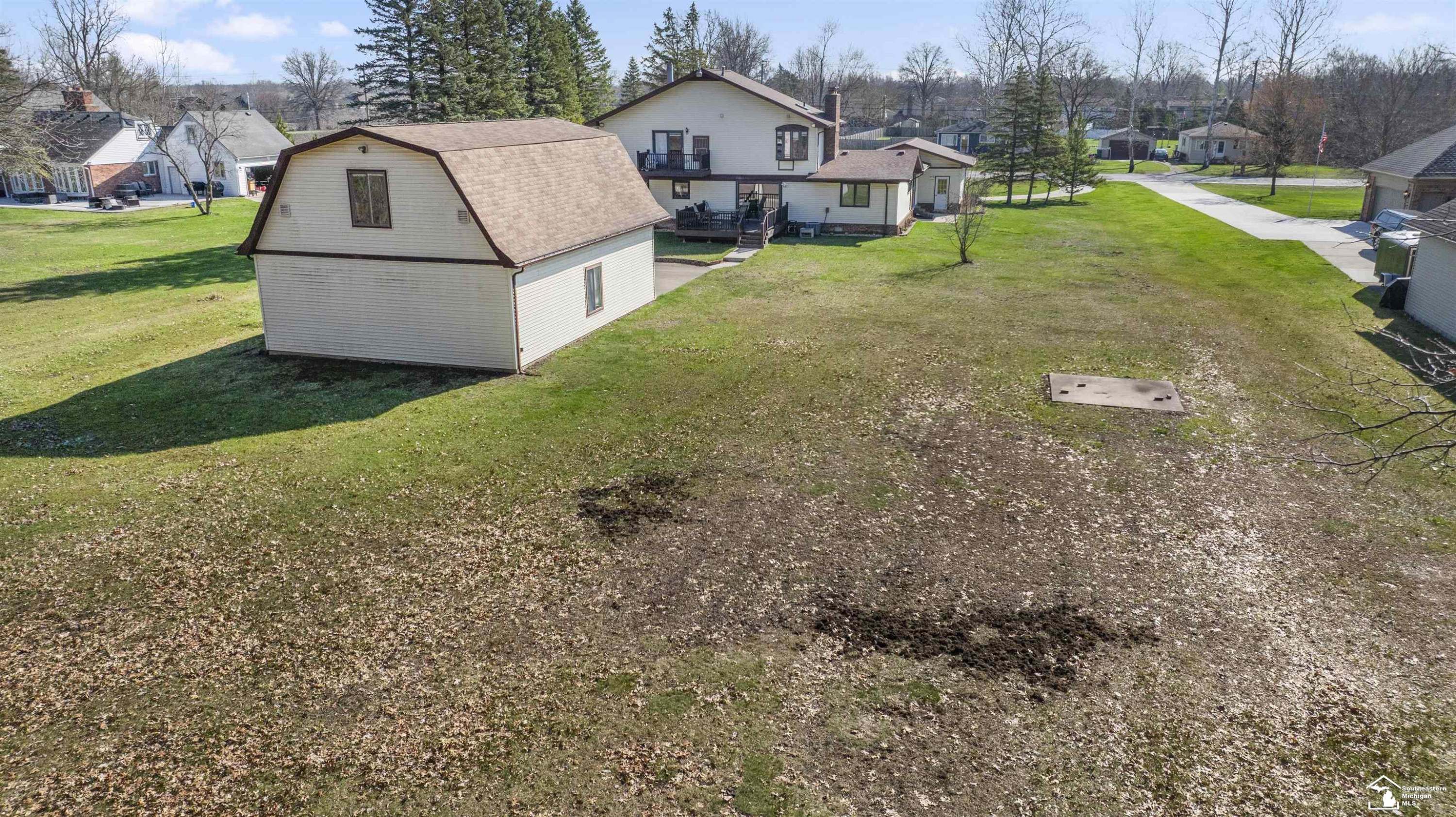 24576 Arsenal Road, MI 48134 — Photo 82