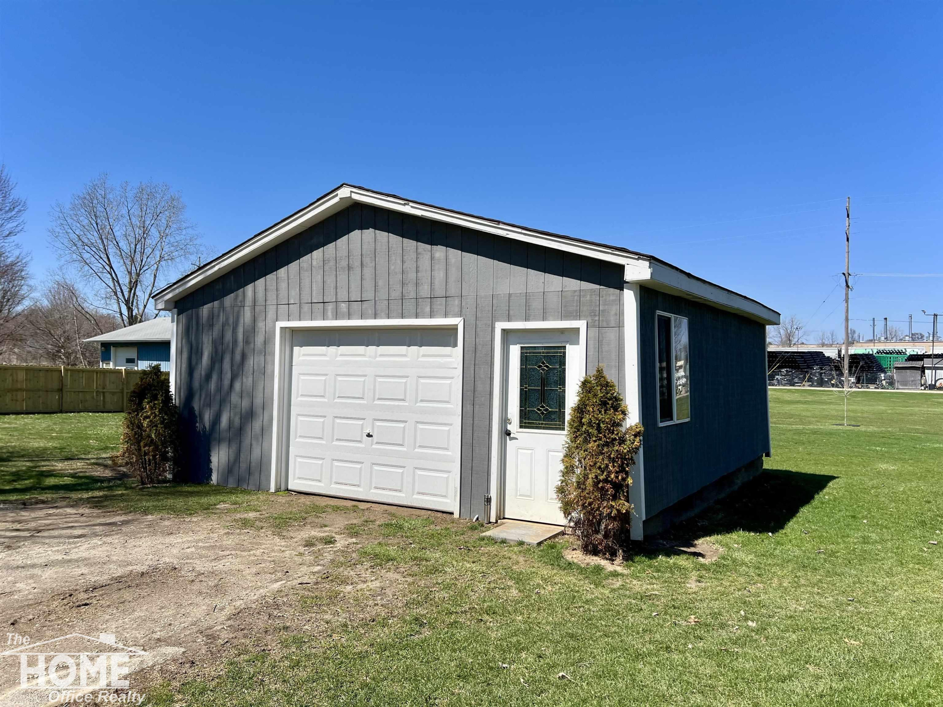 1938 Bock Street, Owosso, MI 48867 — Photo 18