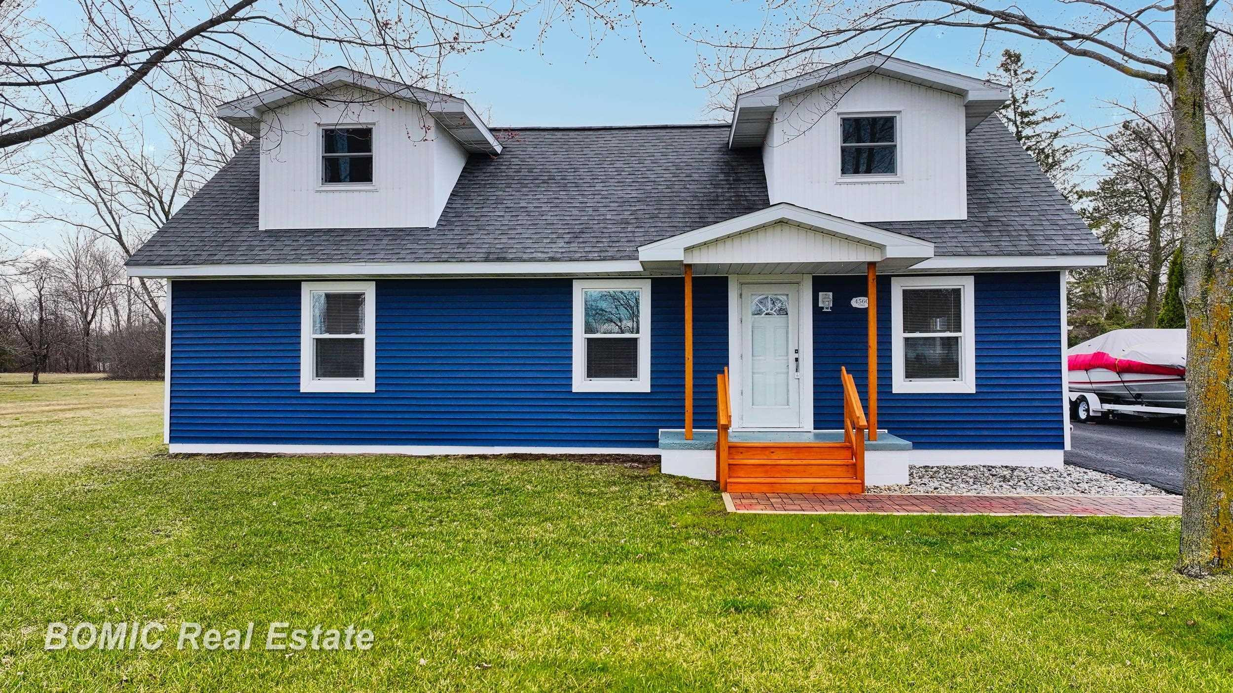 4560 Venoy Road, Saginaw, MI 48604 — front exterior