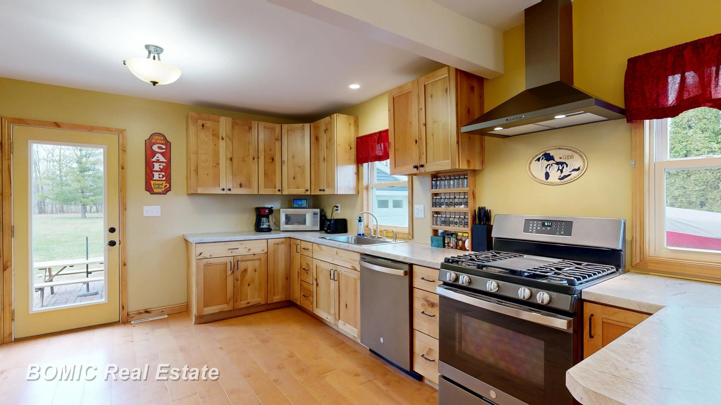 4560 Venoy Road, Saginaw, MI 48604 — Photo 8