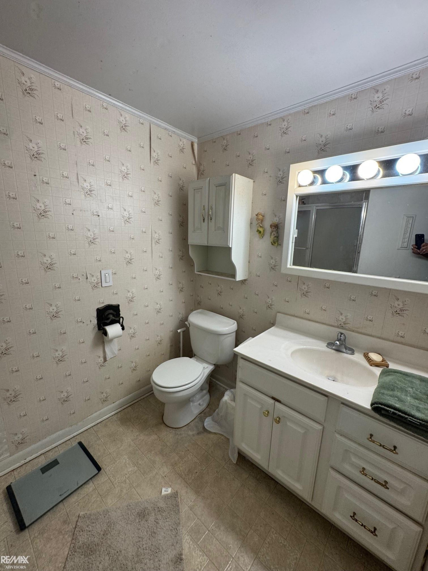 8233 Wilson Drive, Shelby Twp, MI 48316 — Photo 10