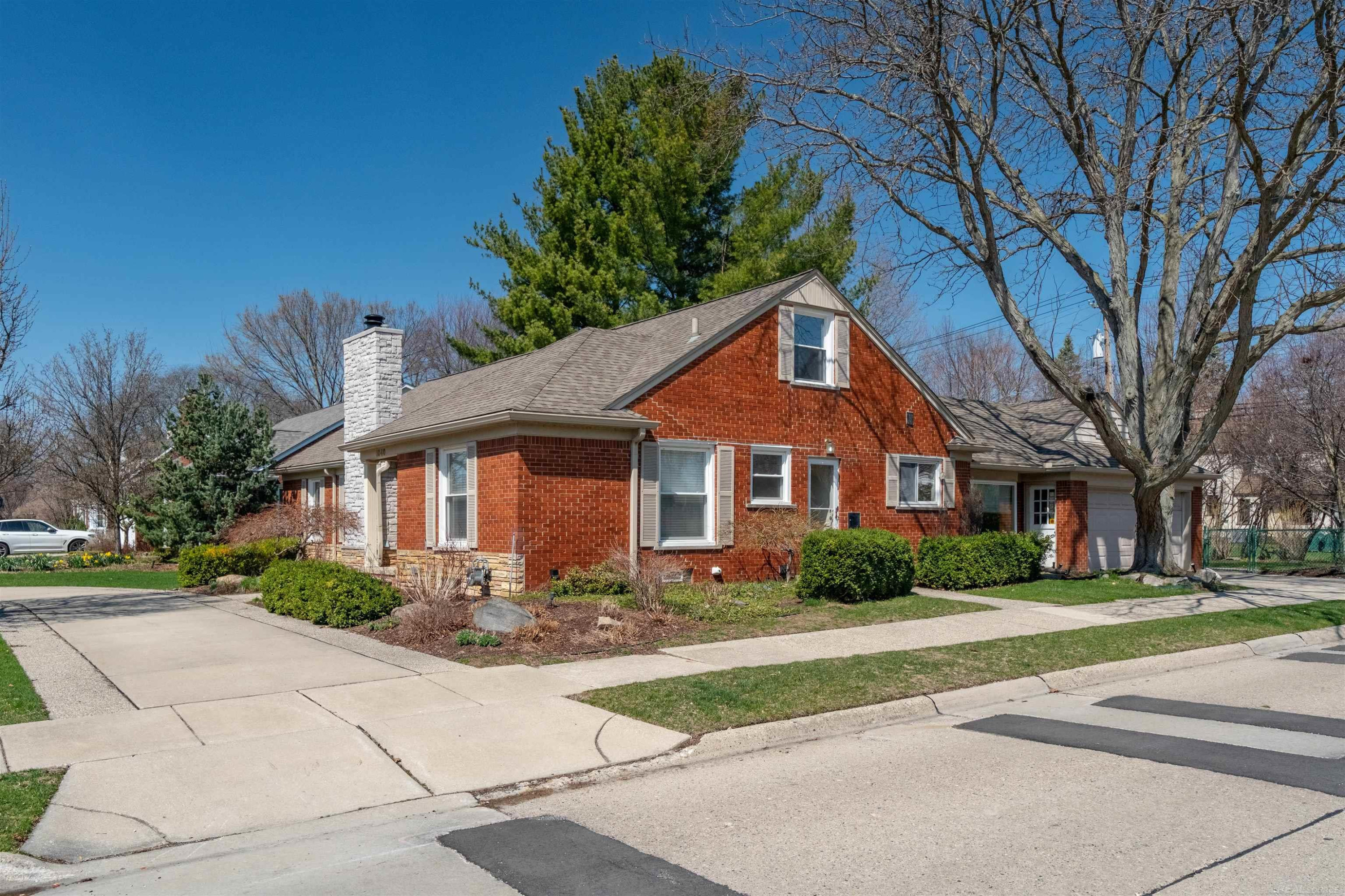 1040 N Renaud Road, Grosse Pointe Woods, MI 48236 — Photo 3