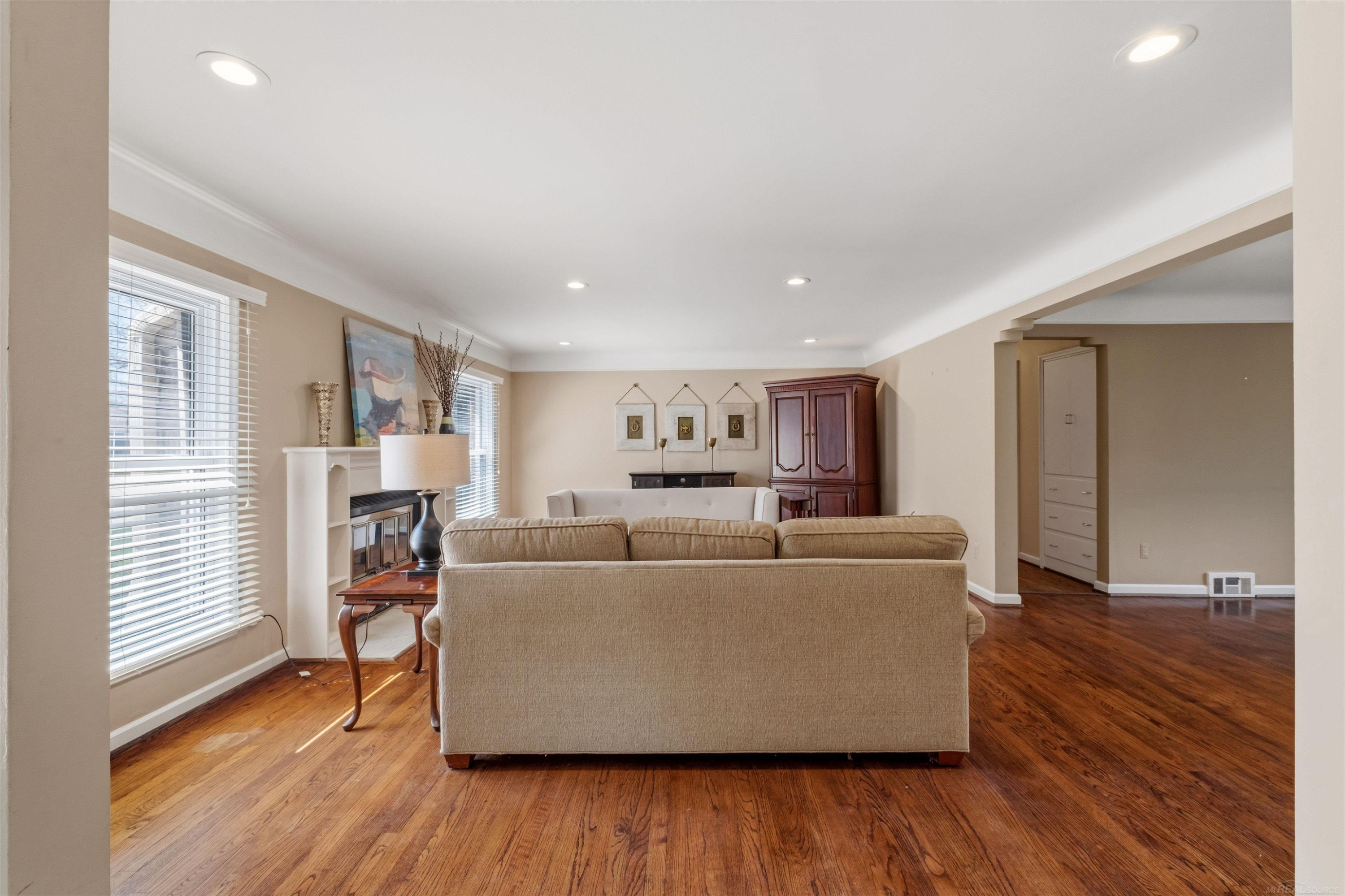 1040 N Renaud Road, Grosse Pointe Woods, MI 48236 — Photo 10