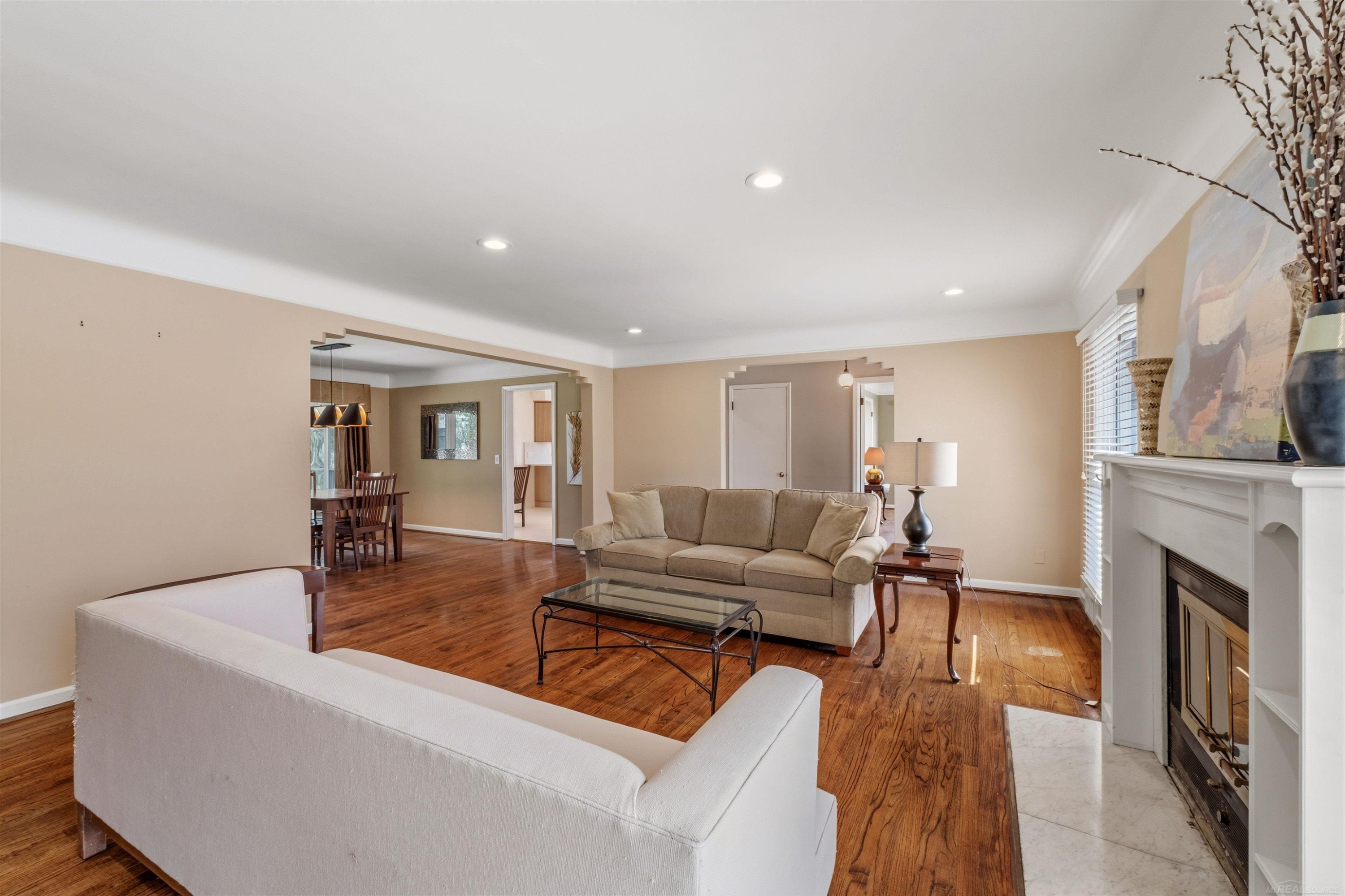 1040 N Renaud Road, Grosse Pointe Woods, MI 48236 — Photo 14