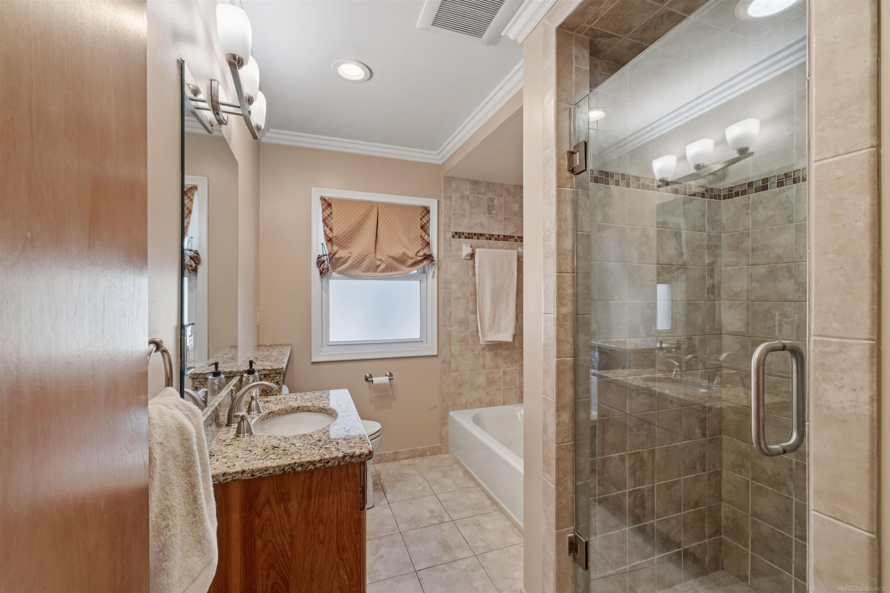 1040 N Renaud Road, Grosse Pointe Woods, MI 48236 — Photo 20