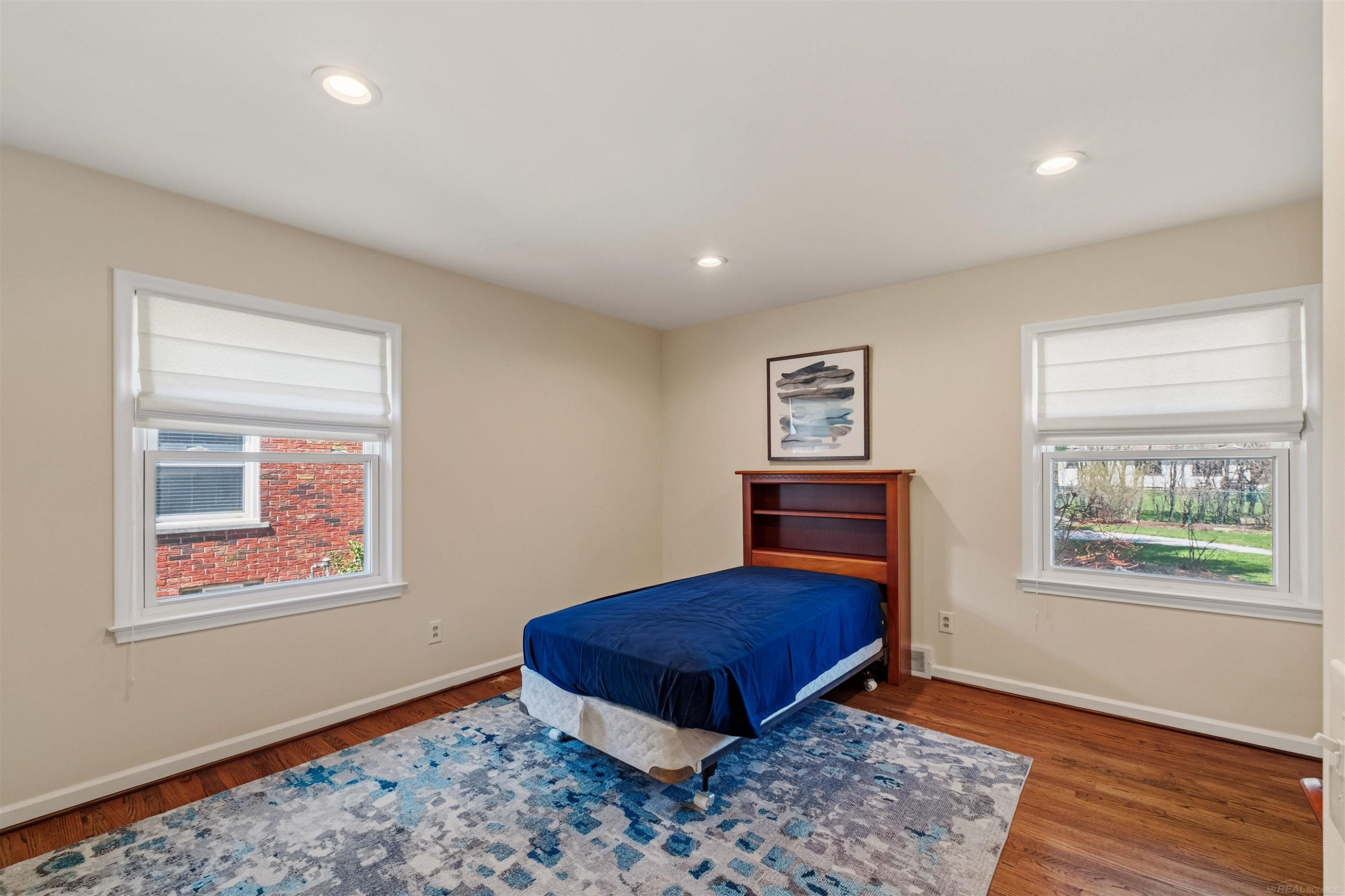 1040 N Renaud Road, Grosse Pointe Woods, MI 48236 — Photo 22