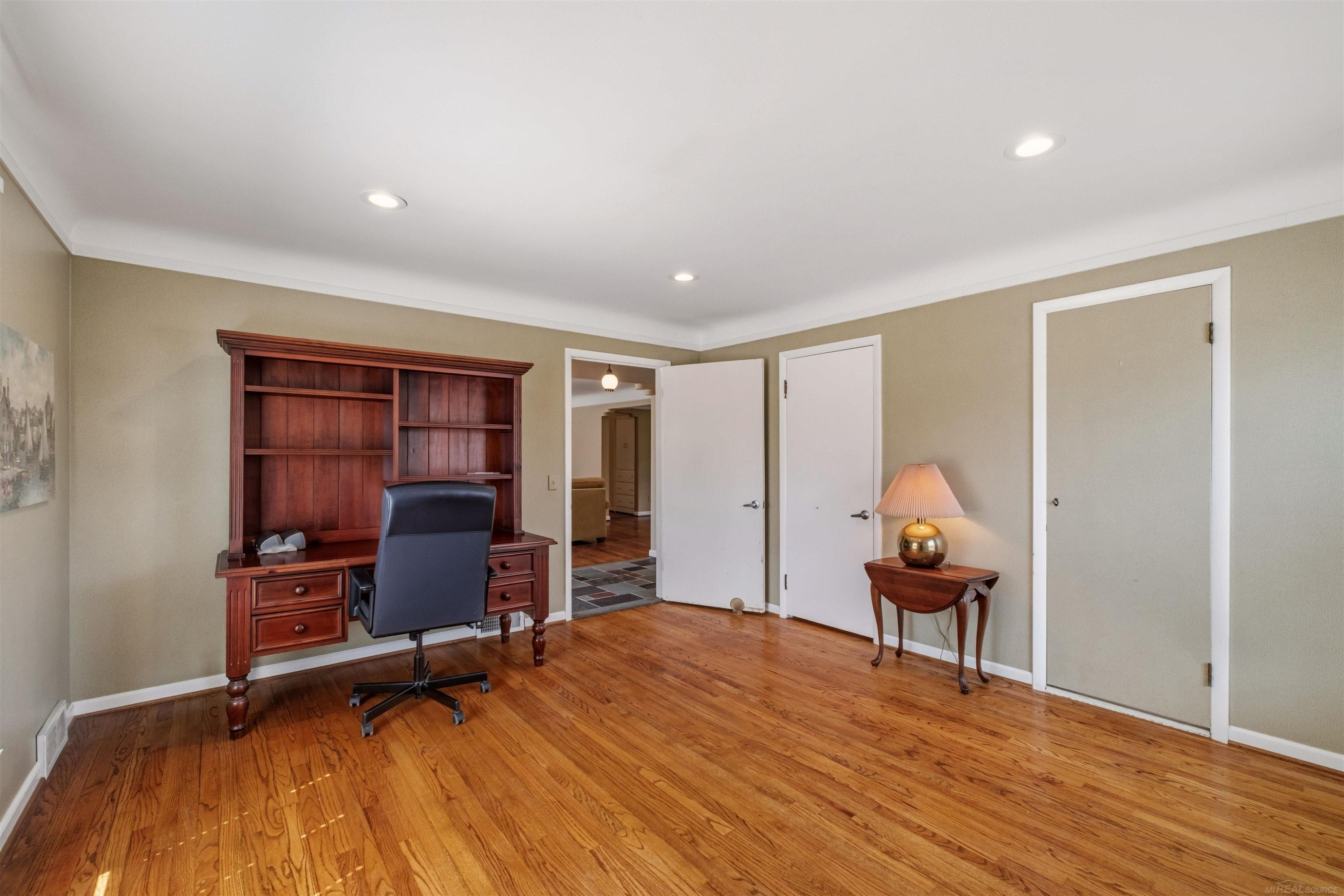 1040 N Renaud Road, Grosse Pointe Woods, MI 48236 — Photo 25