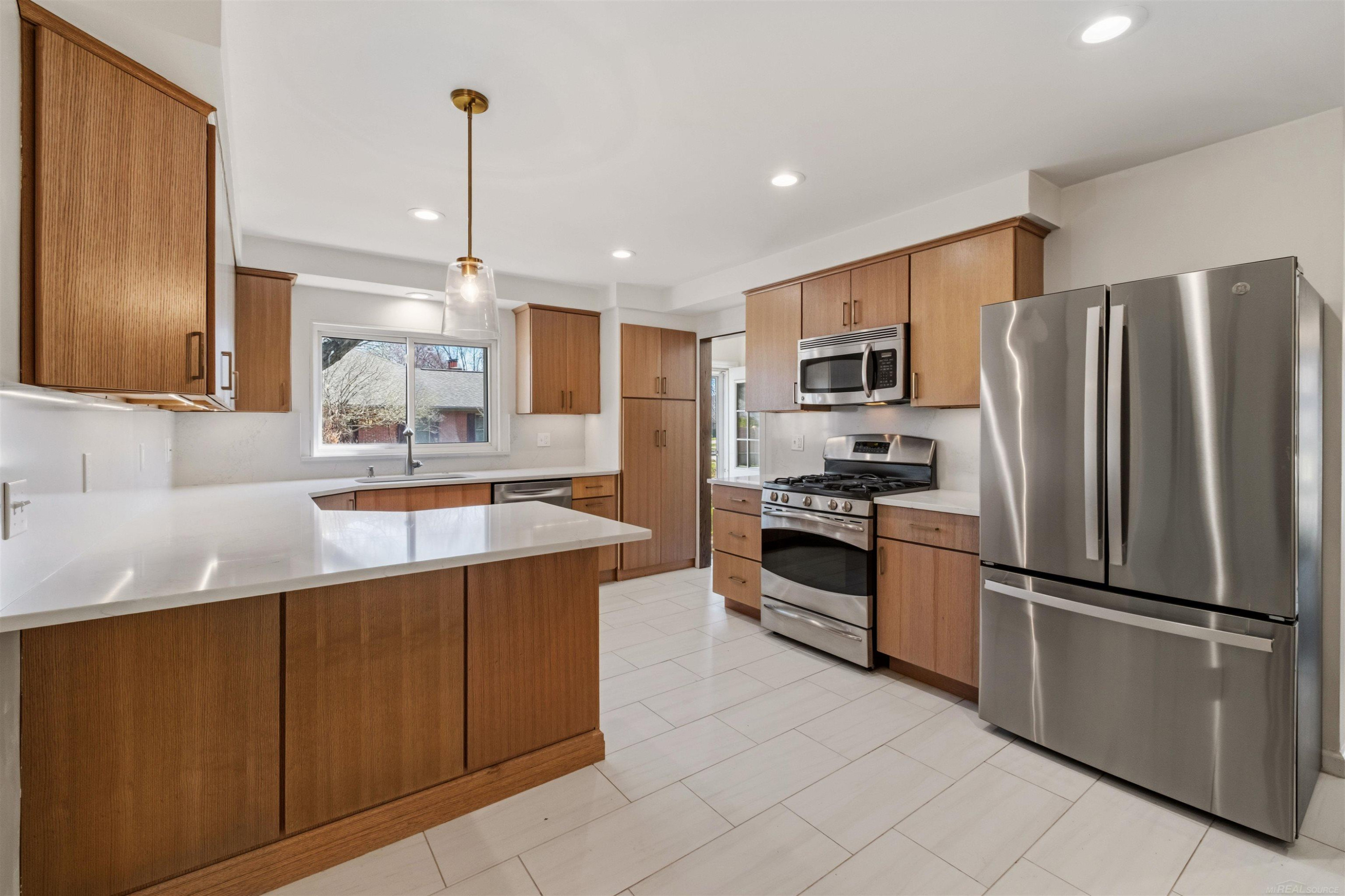 1040 N Renaud Road, Grosse Pointe Woods, MI 48236 — Photo 29