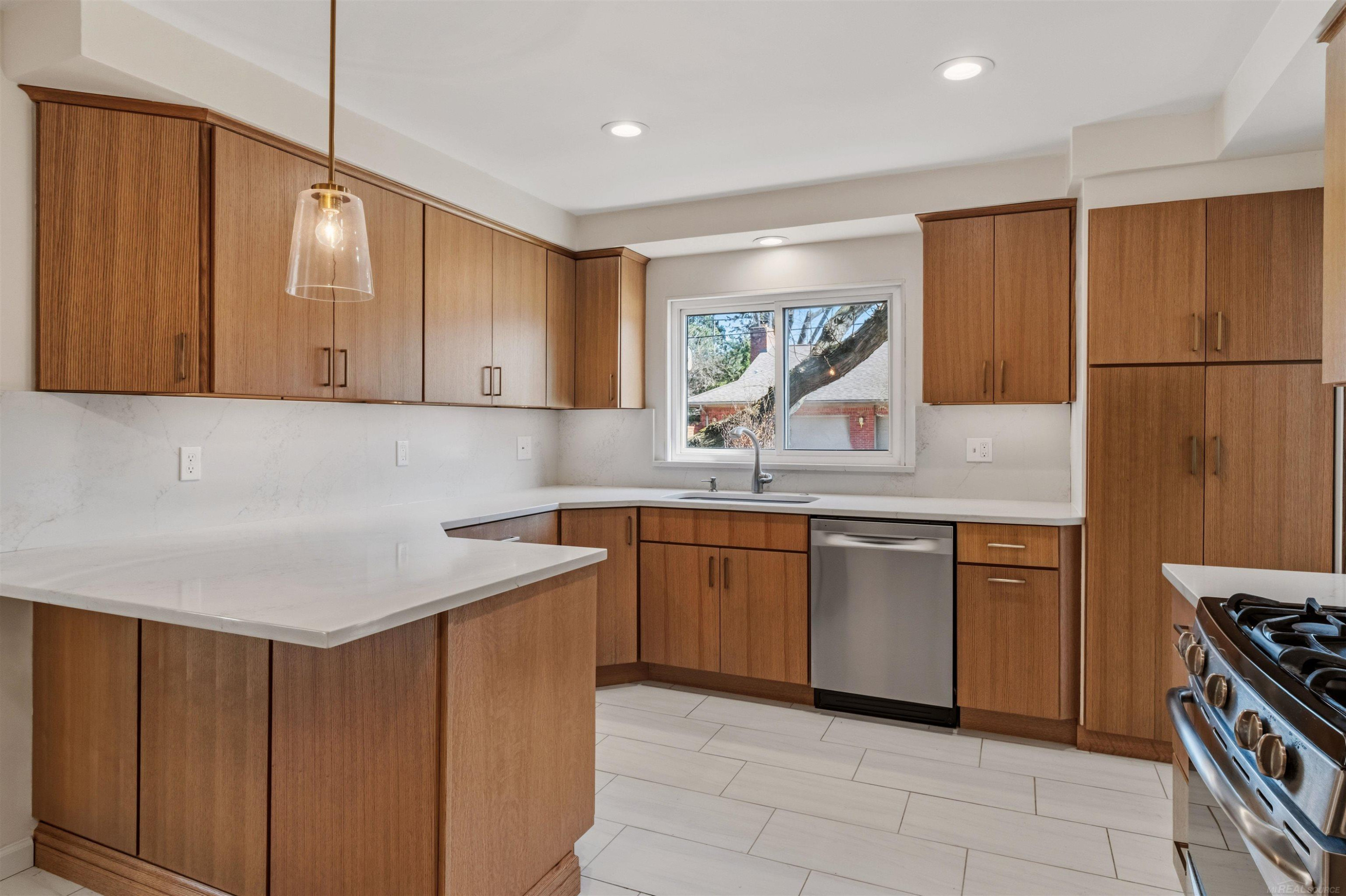 1040 N Renaud Road, Grosse Pointe Woods, MI 48236 — Photo 30