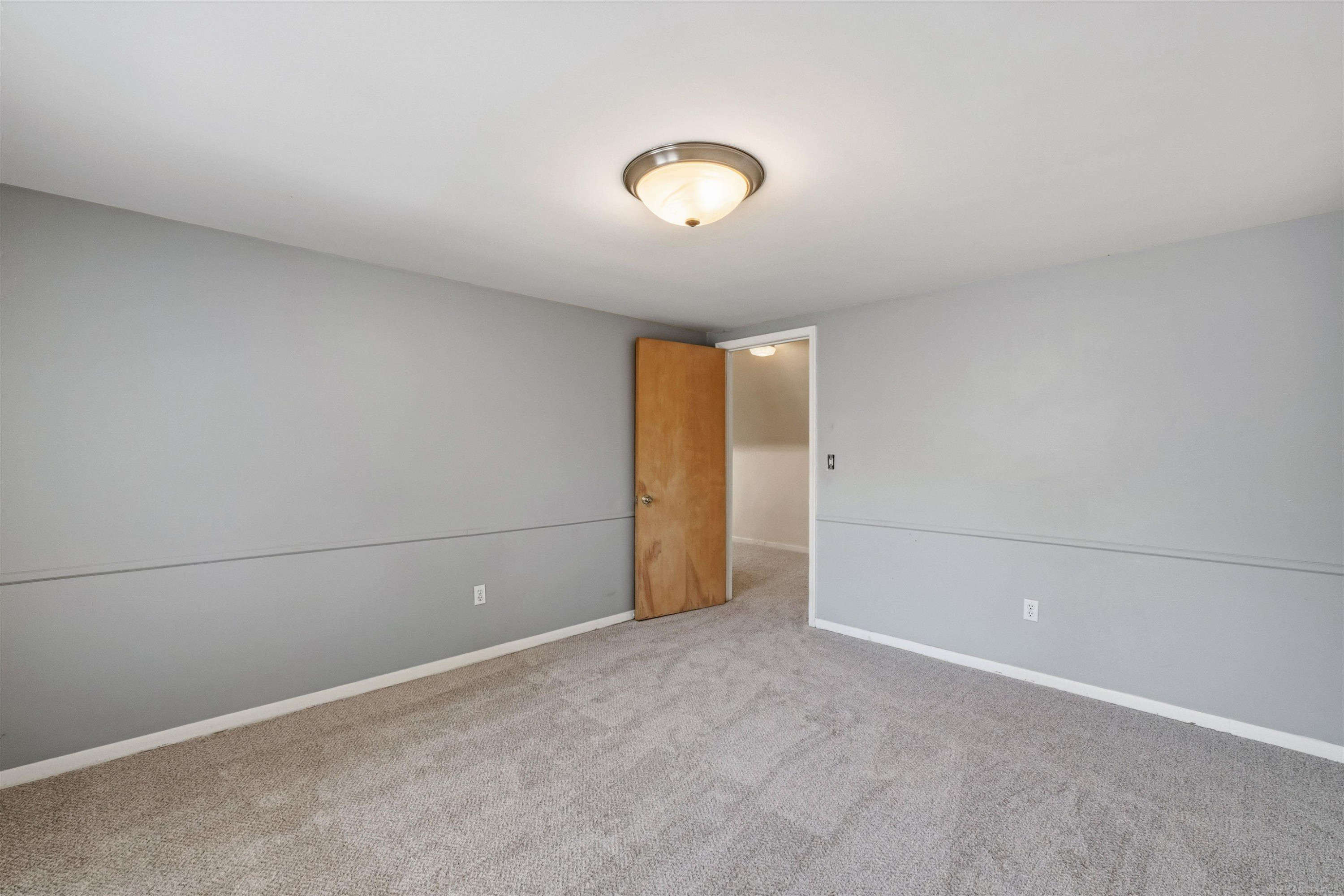 1040 N Renaud Road, Grosse Pointe Woods, MI 48236 — Photo 43