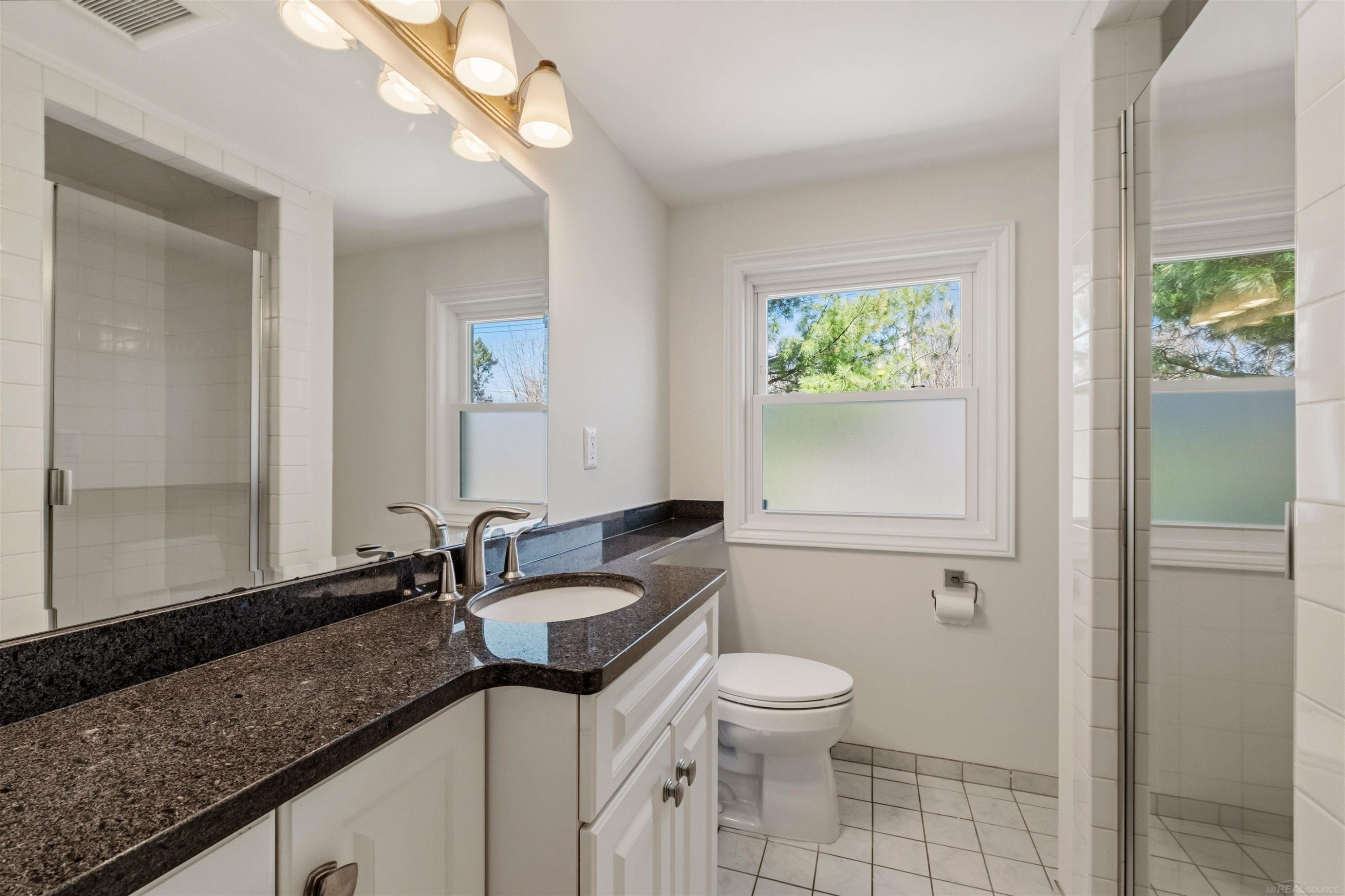 1040 N Renaud Road, Grosse Pointe Woods, MI 48236 — Photo 44