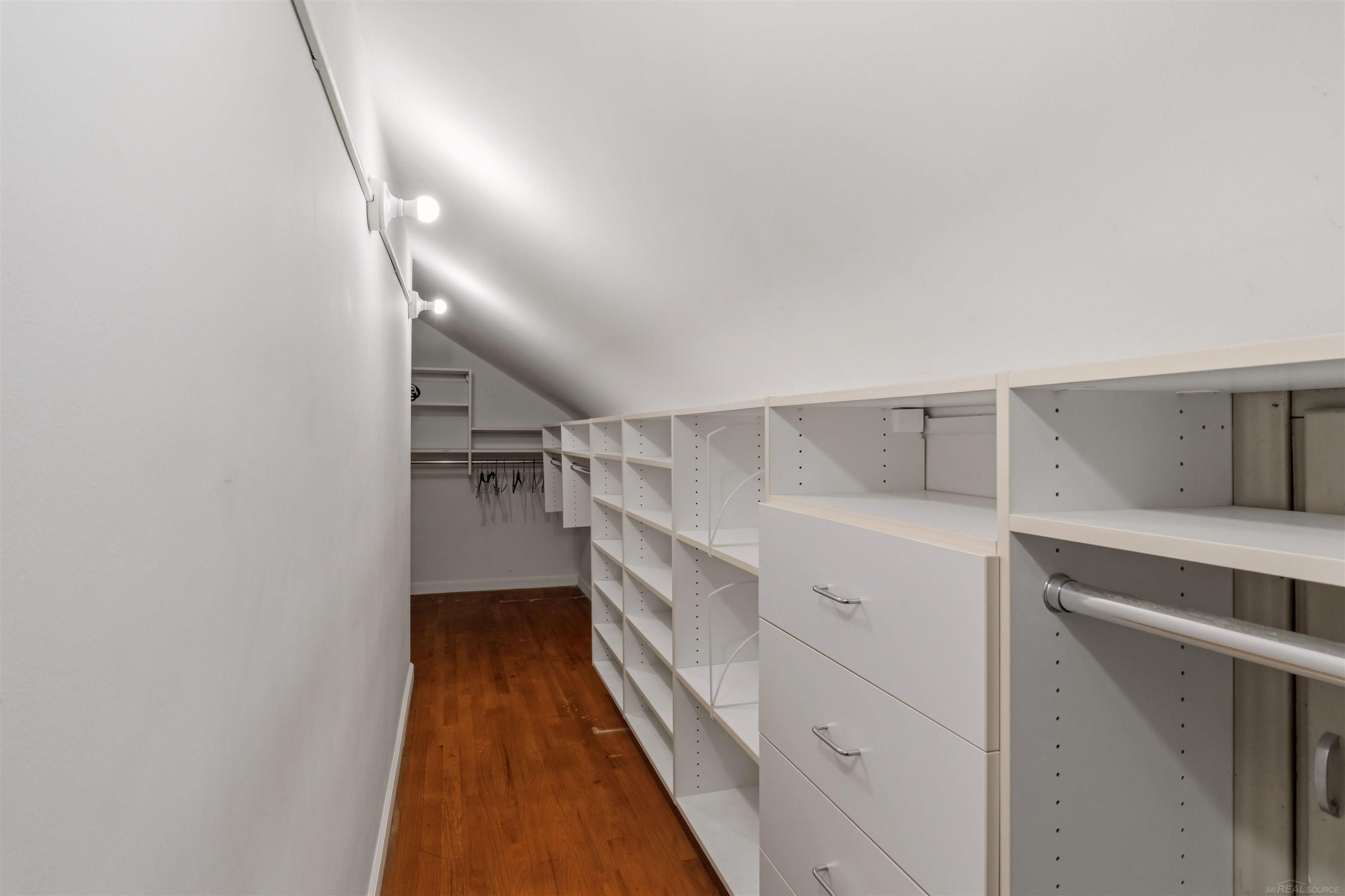 1040 N Renaud Road, Grosse Pointe Woods, MI 48236 — Photo 50