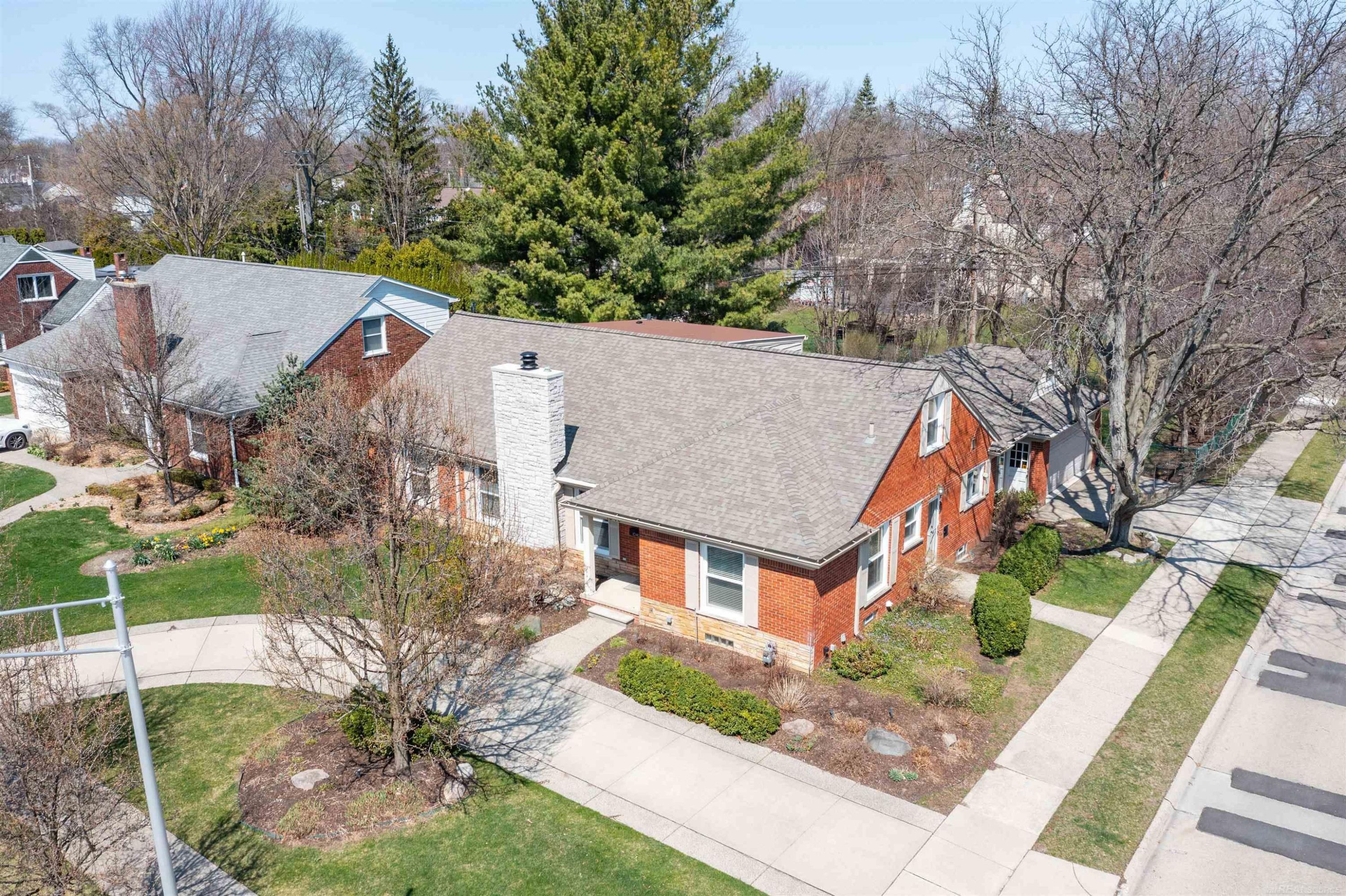 1040 N Renaud Road, Grosse Pointe Woods, MI 48236 — Photo 63