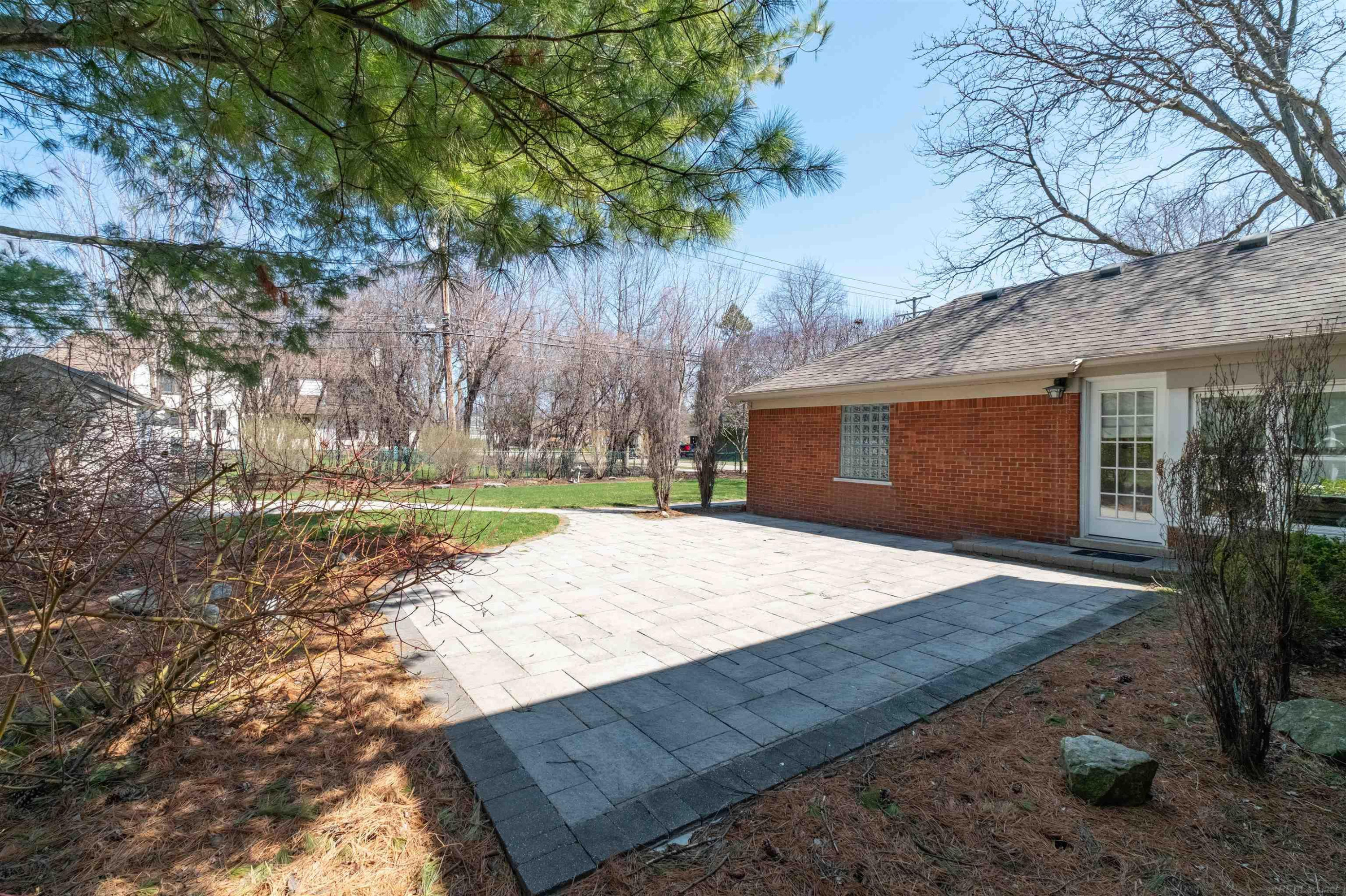 1040 N Renaud Road, Grosse Pointe Woods, MI 48236 — Photo 64
