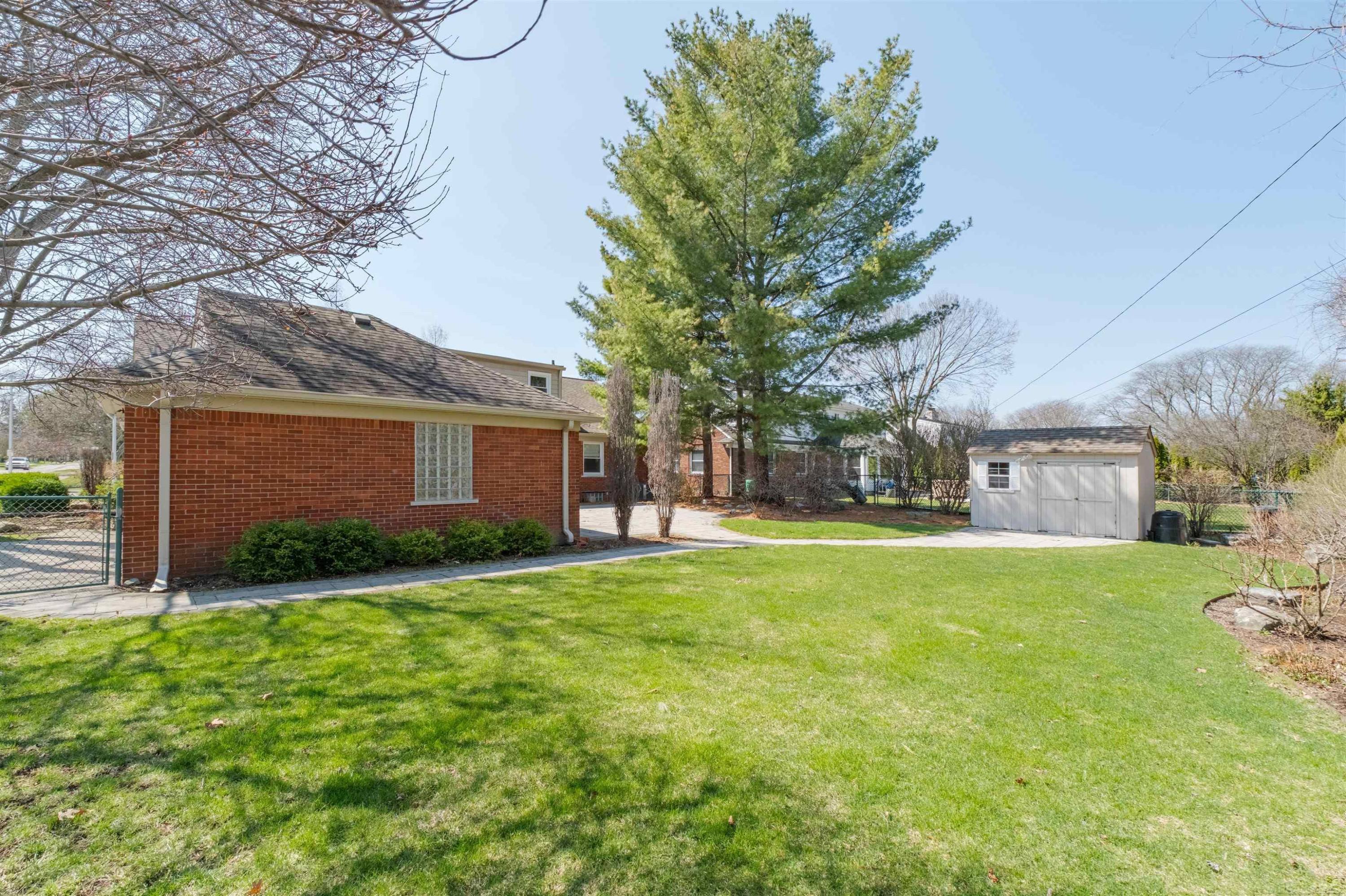 1040 N Renaud Road, Grosse Pointe Woods, MI 48236 — Photo 69