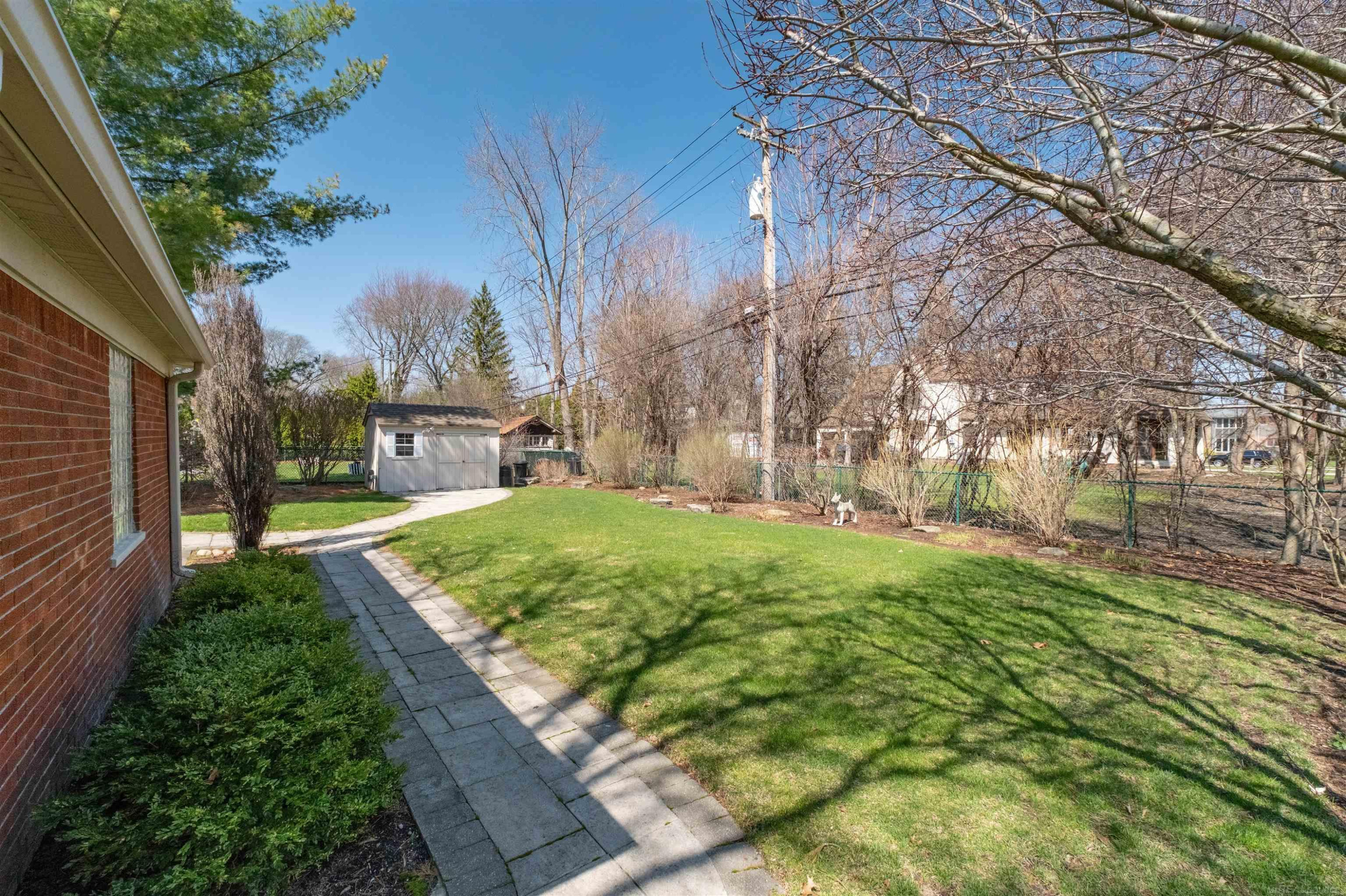 1040 N Renaud Road, Grosse Pointe Woods, MI 48236 — Photo 70