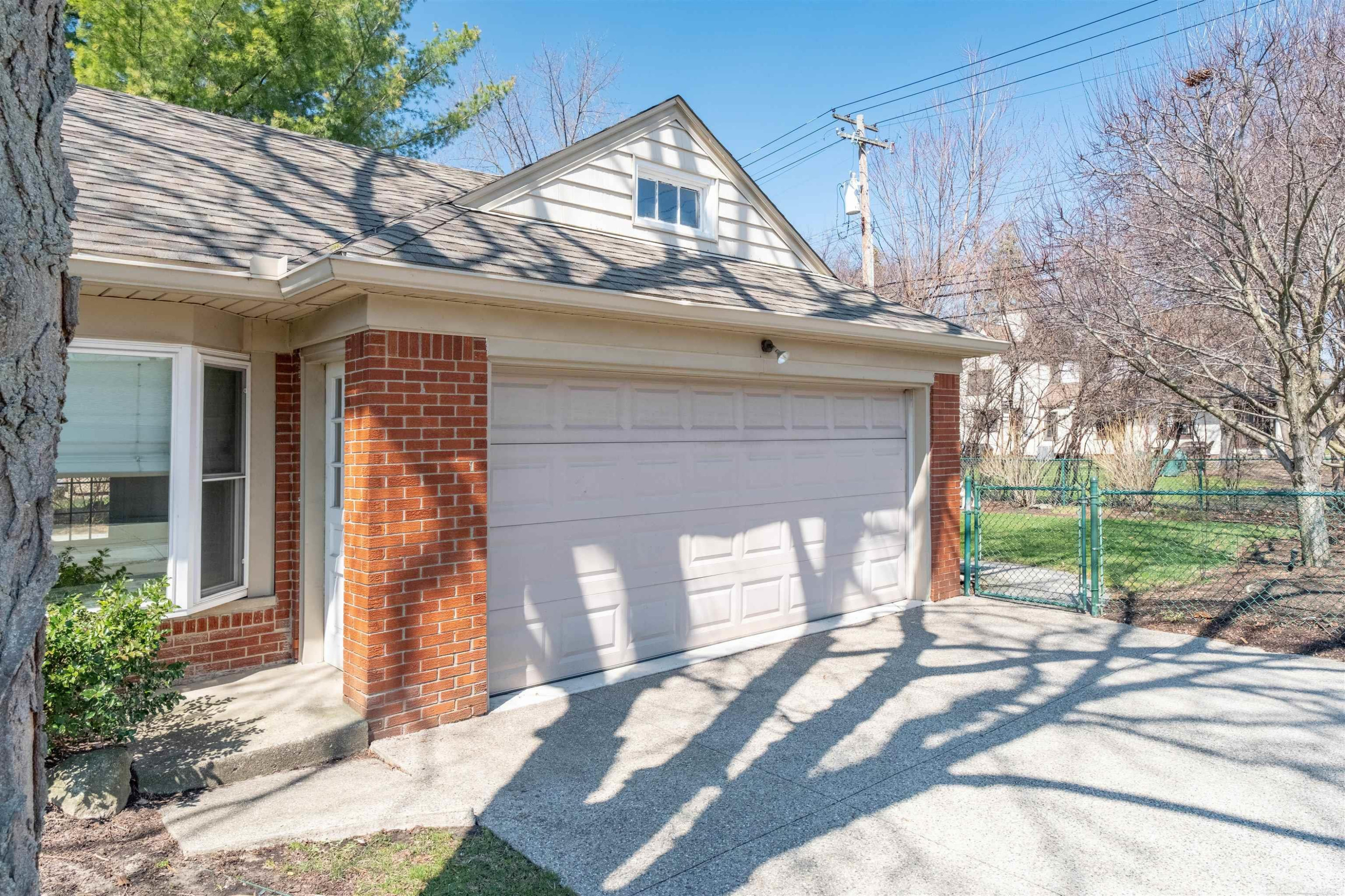 1040 N Renaud Road, Grosse Pointe Woods, MI 48236 — Photo 71