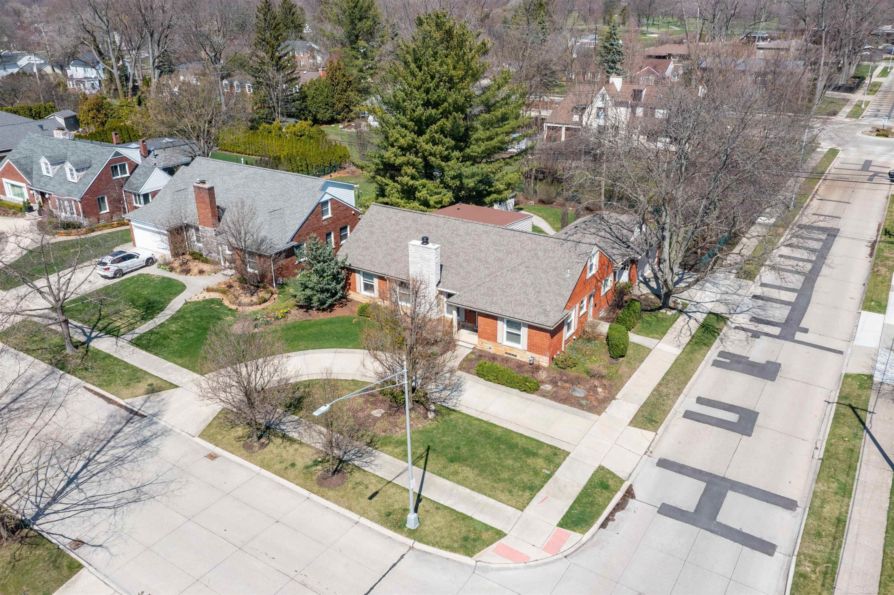 1040 N Renaud Road, Grosse Pointe Woods, MI 48236 — Photo 73