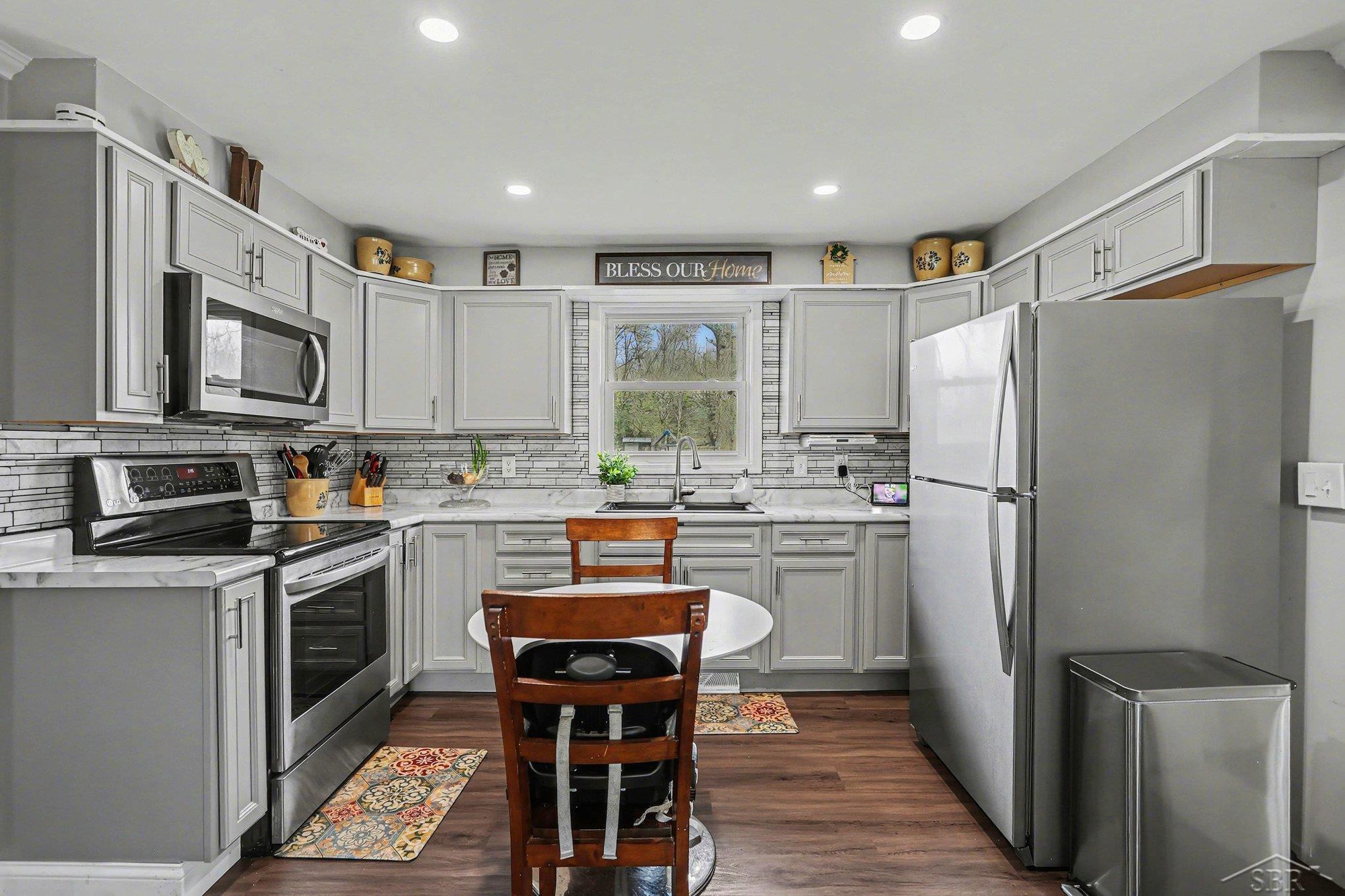 6966 Wallace Drive, Saginaw, MI 48609 — Photo 8