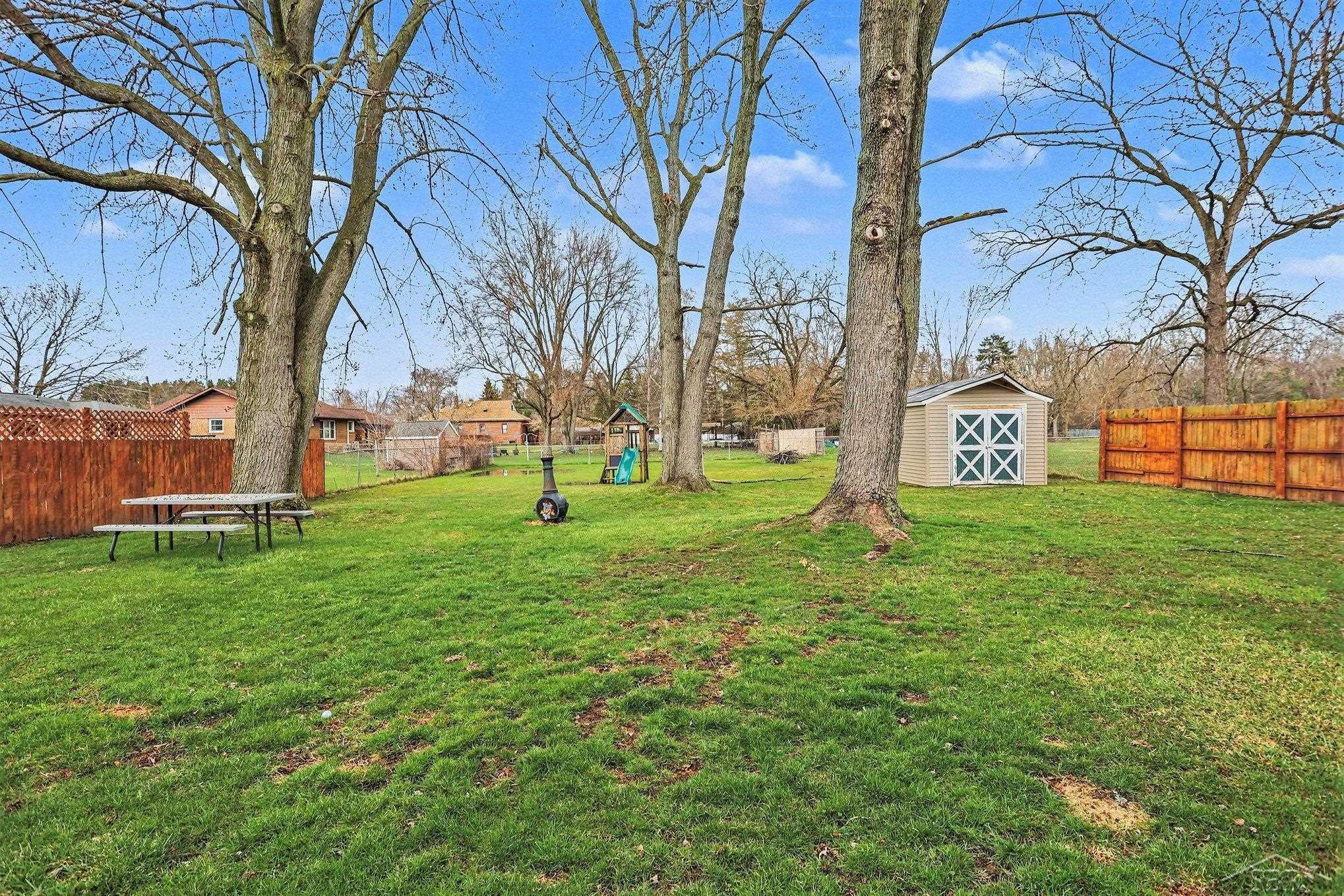 6966 Wallace Drive, Saginaw, MI 48609 — Photo 27