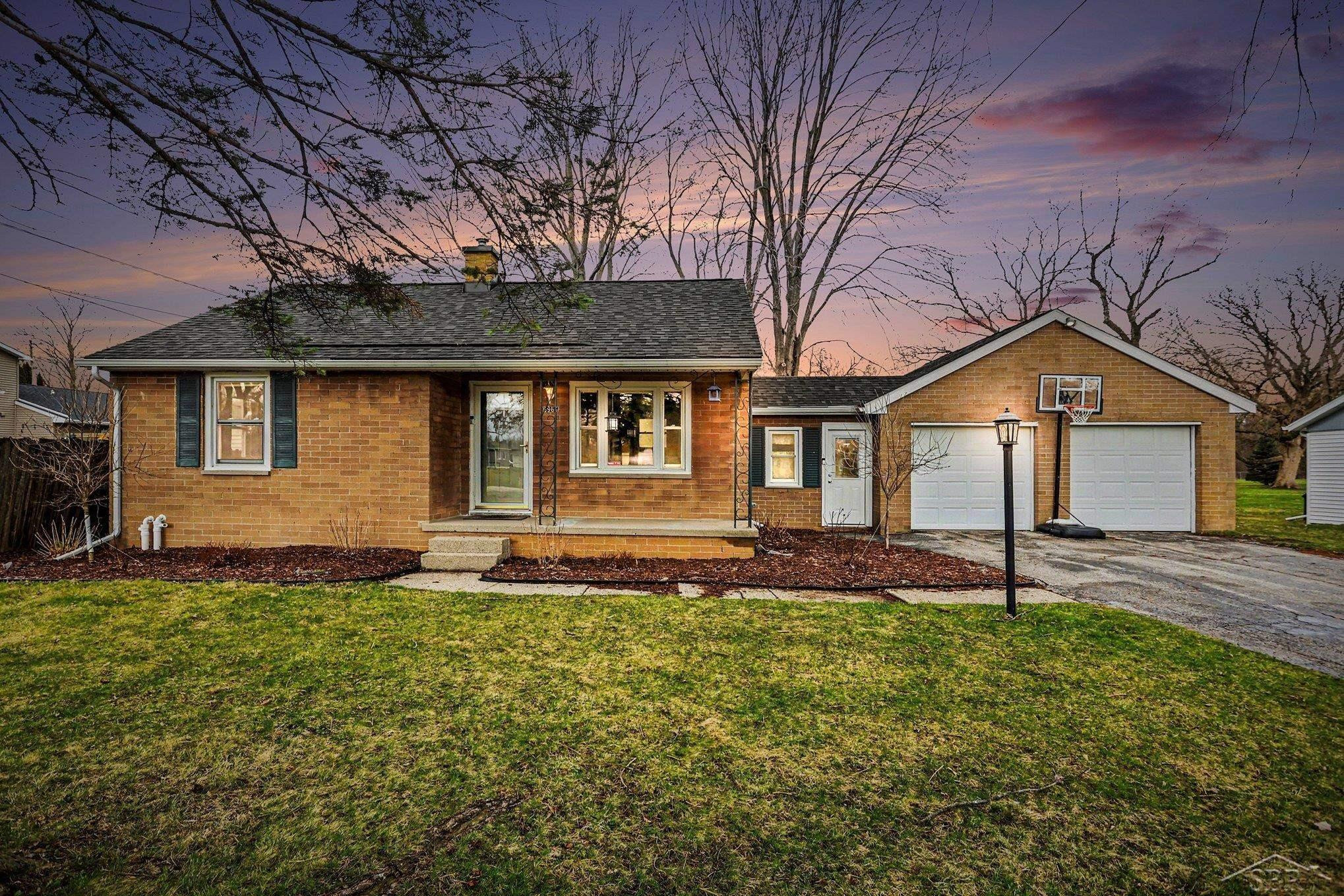 6966 Wallace Drive, Saginaw, MI 48609 — front exterior