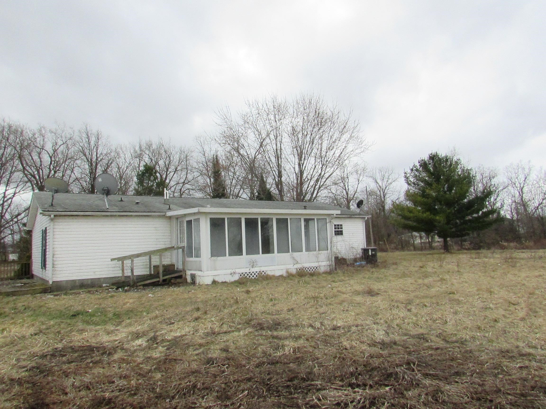 6077 Hibbard Road, Corunna, MI 48817 — Photo 8