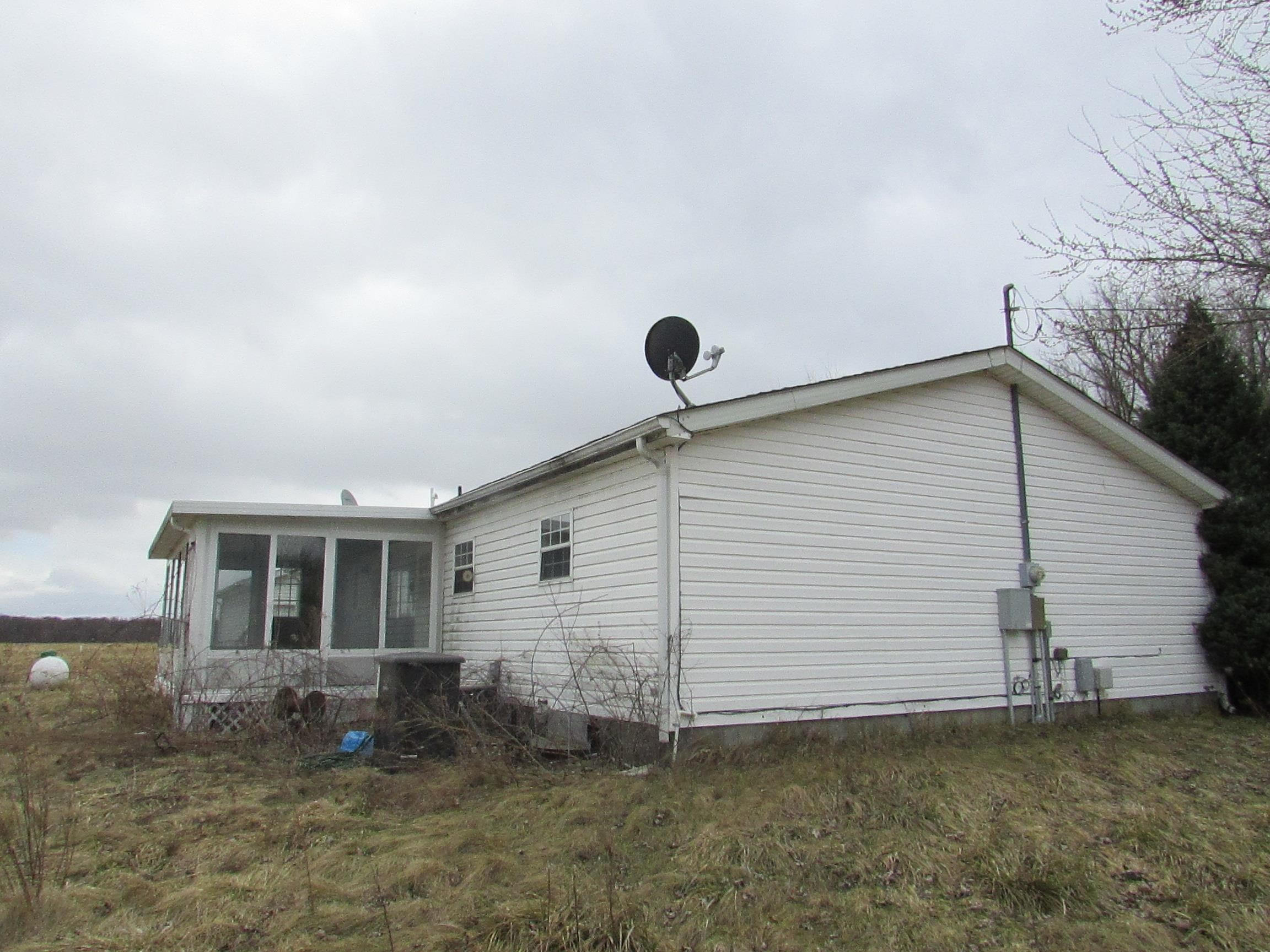6077 Hibbard Road, Corunna, MI 48817 — Photo 9