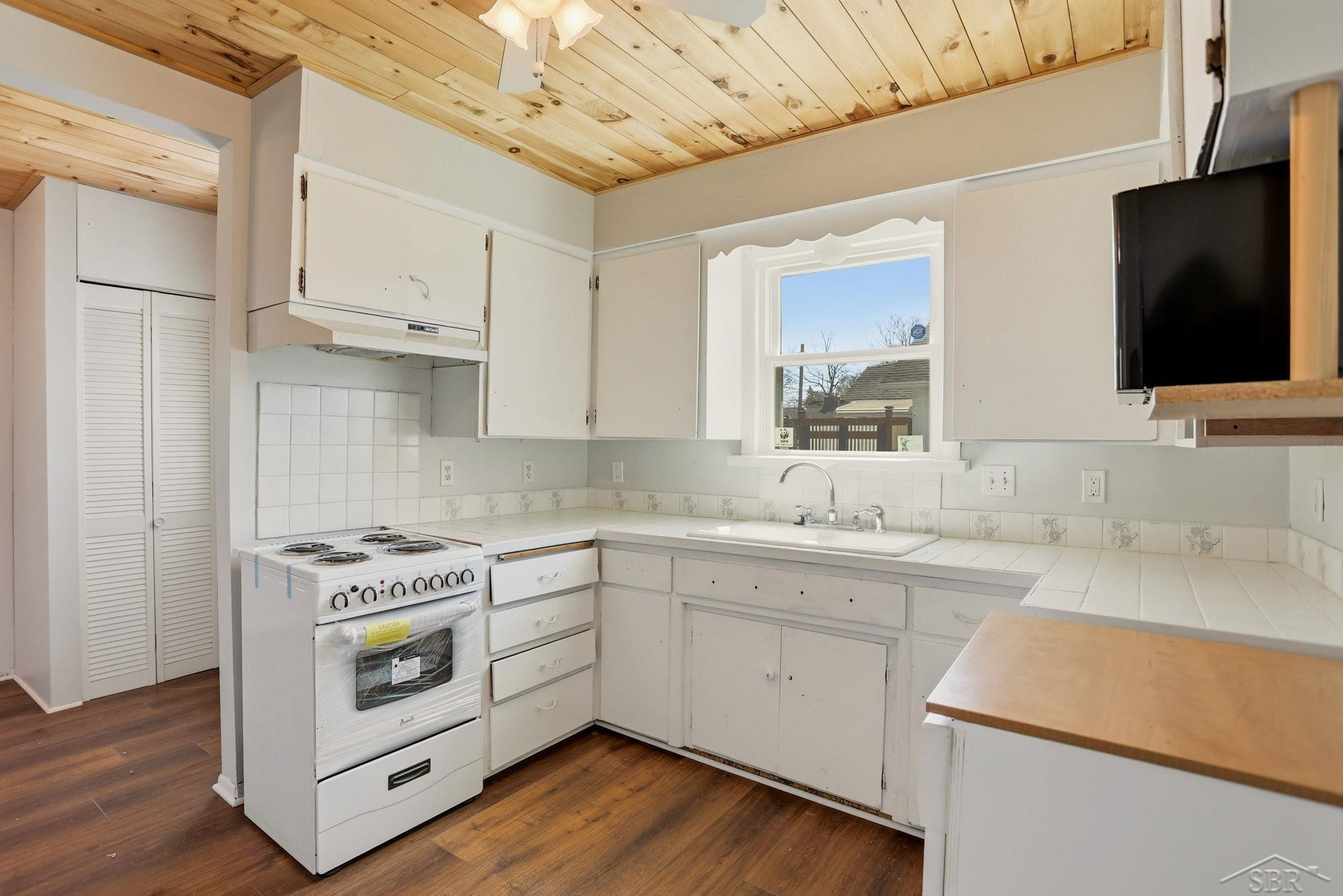 502 Keystone Street, Bay City, MI 48706 — Photo 10