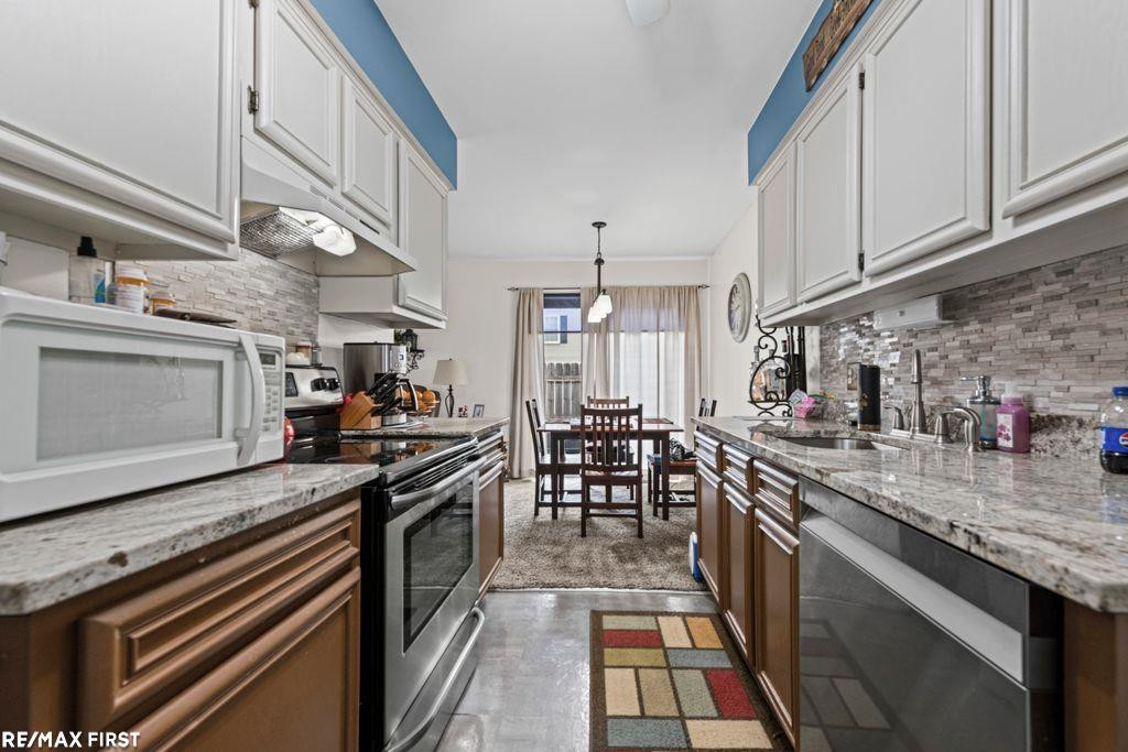24505 Meadow Bridge Drive, Clinton Twp, MI 48035 — Photo 4